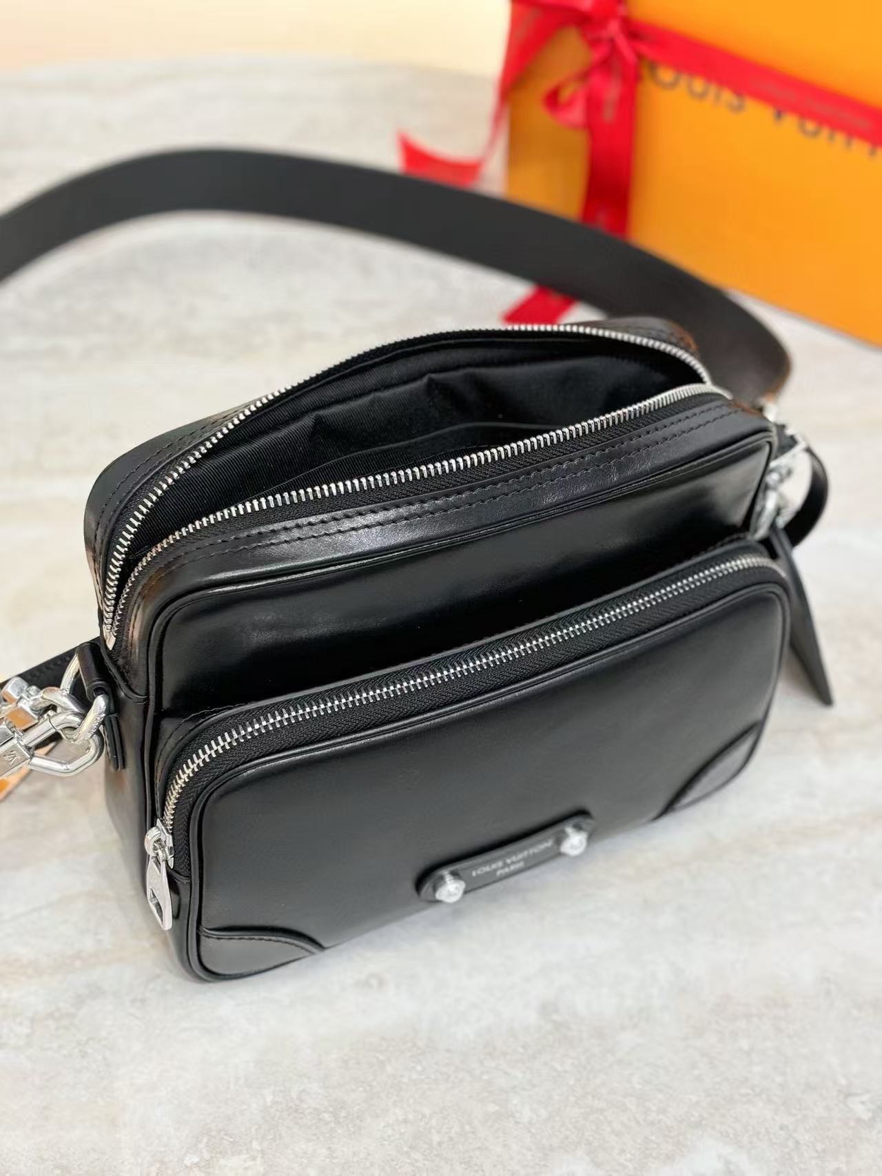 LV Nil Bag M13987