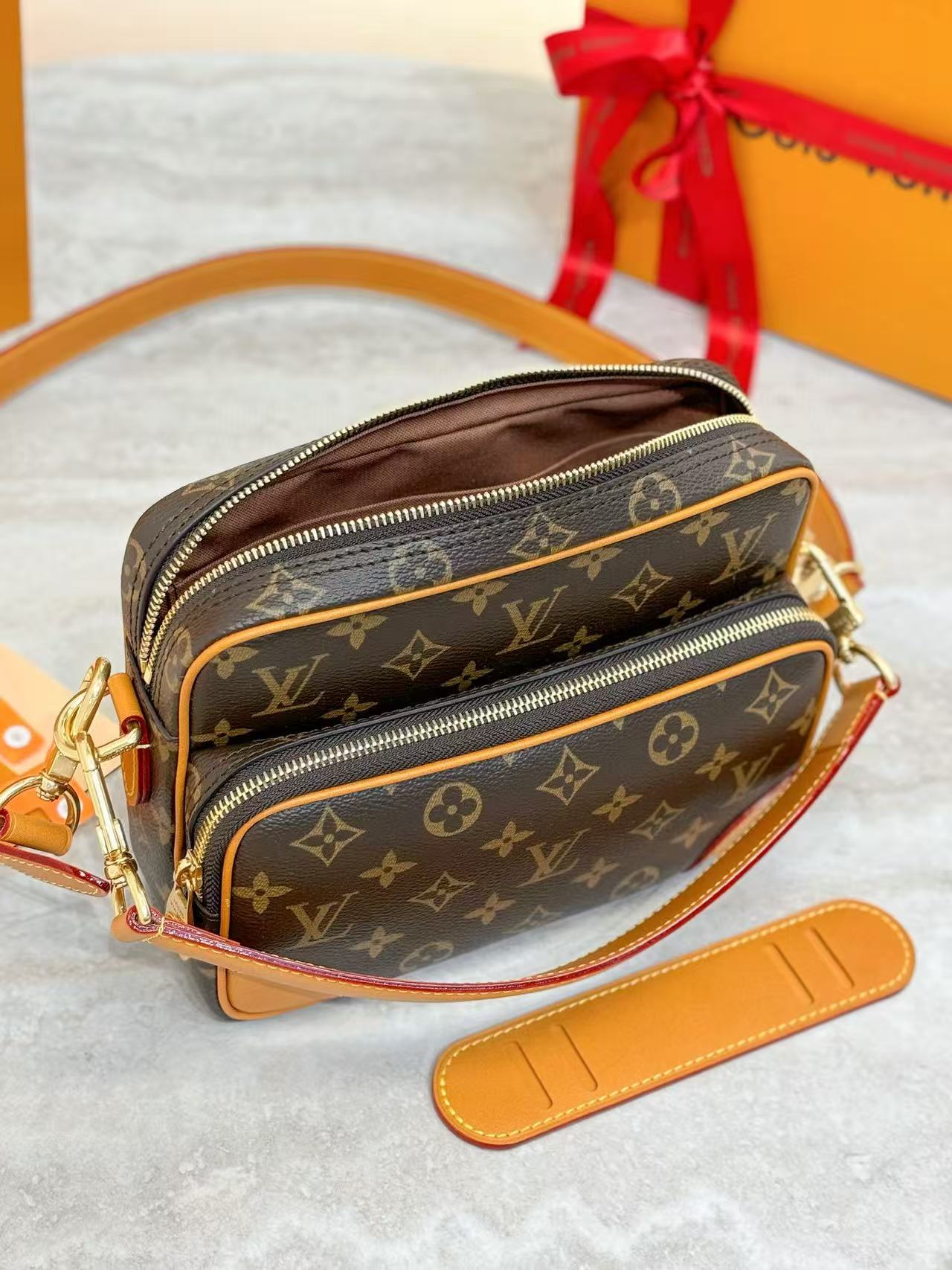 LV Nil Bag M14016