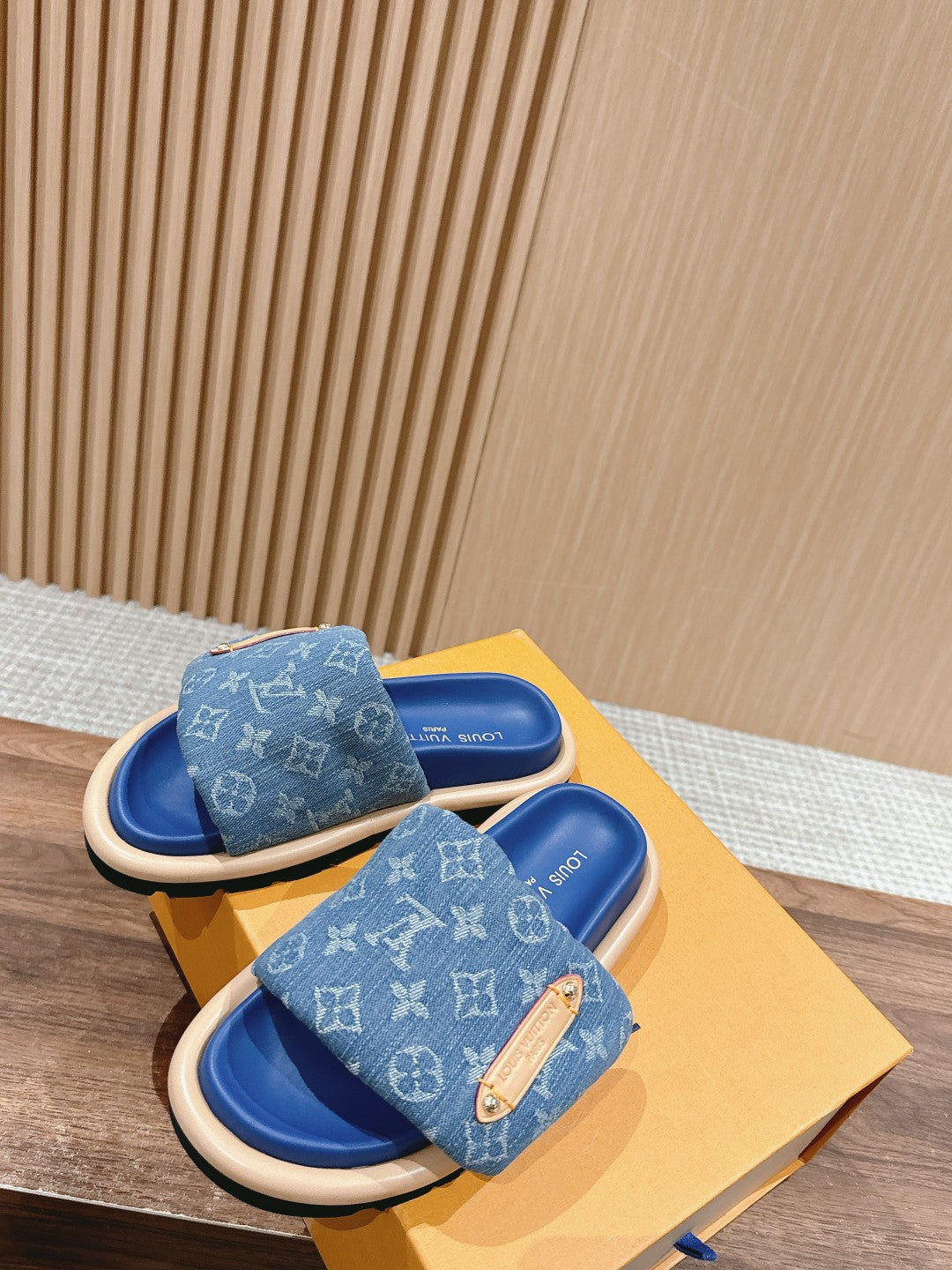 Louis Vuitton Pool Pillow Flat Comfort Mule
