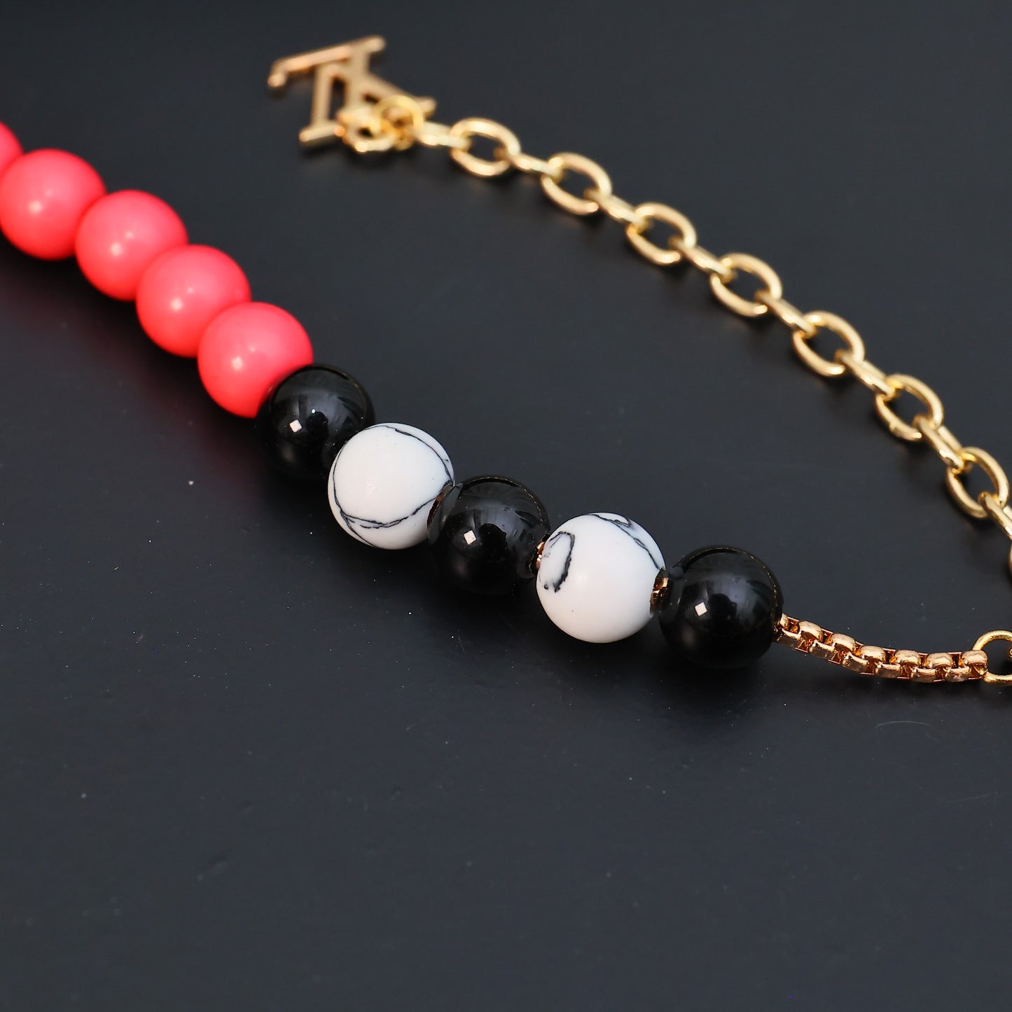 LV Surfin' Beads Necklace M01891