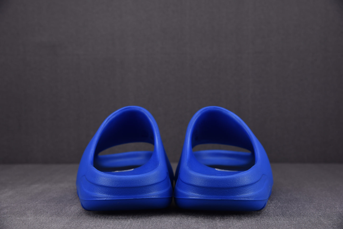 Yeezy Slides 'Azure'