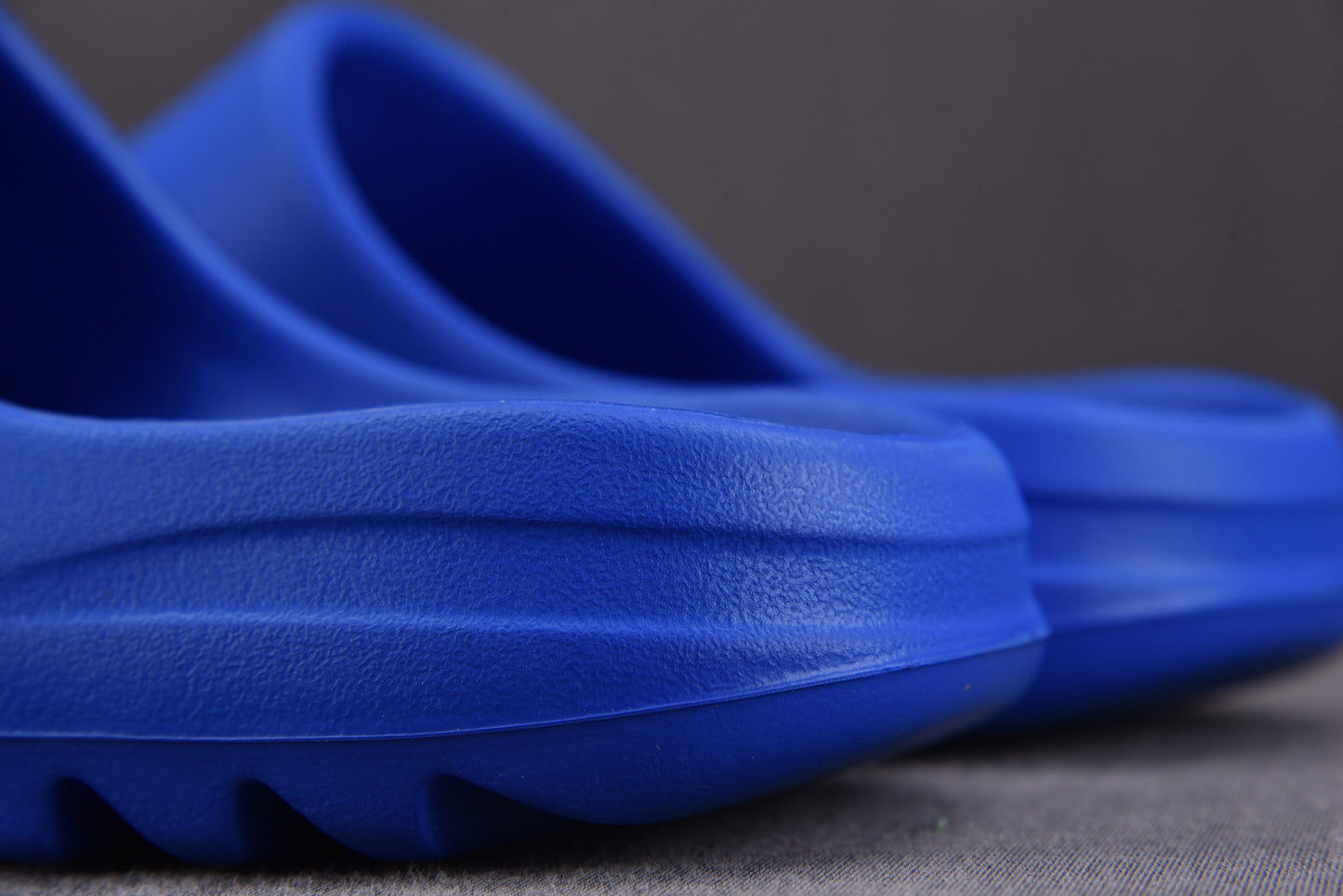 Yeezy Slides 'Azure'