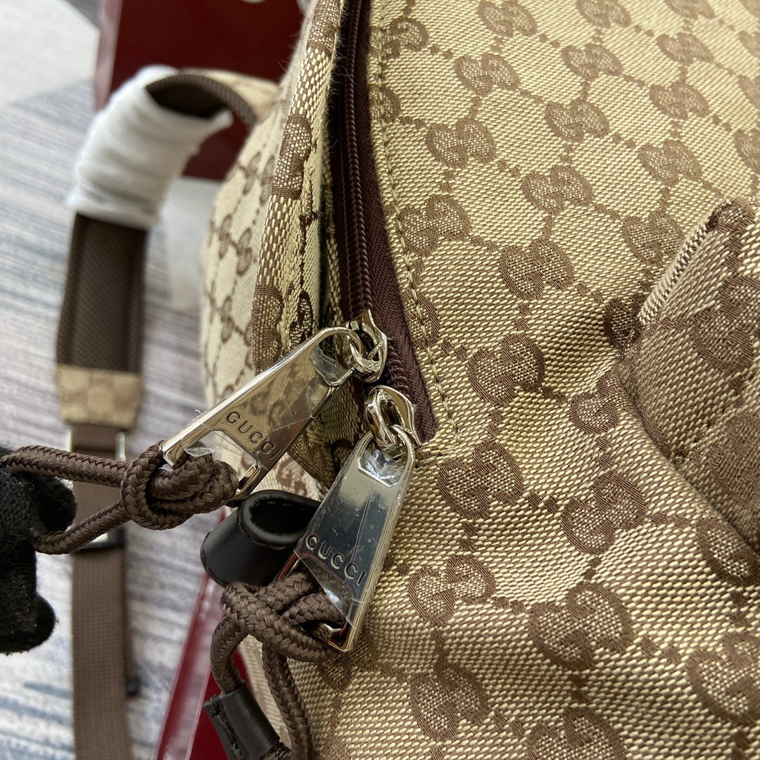 GG canvas medium backpack
