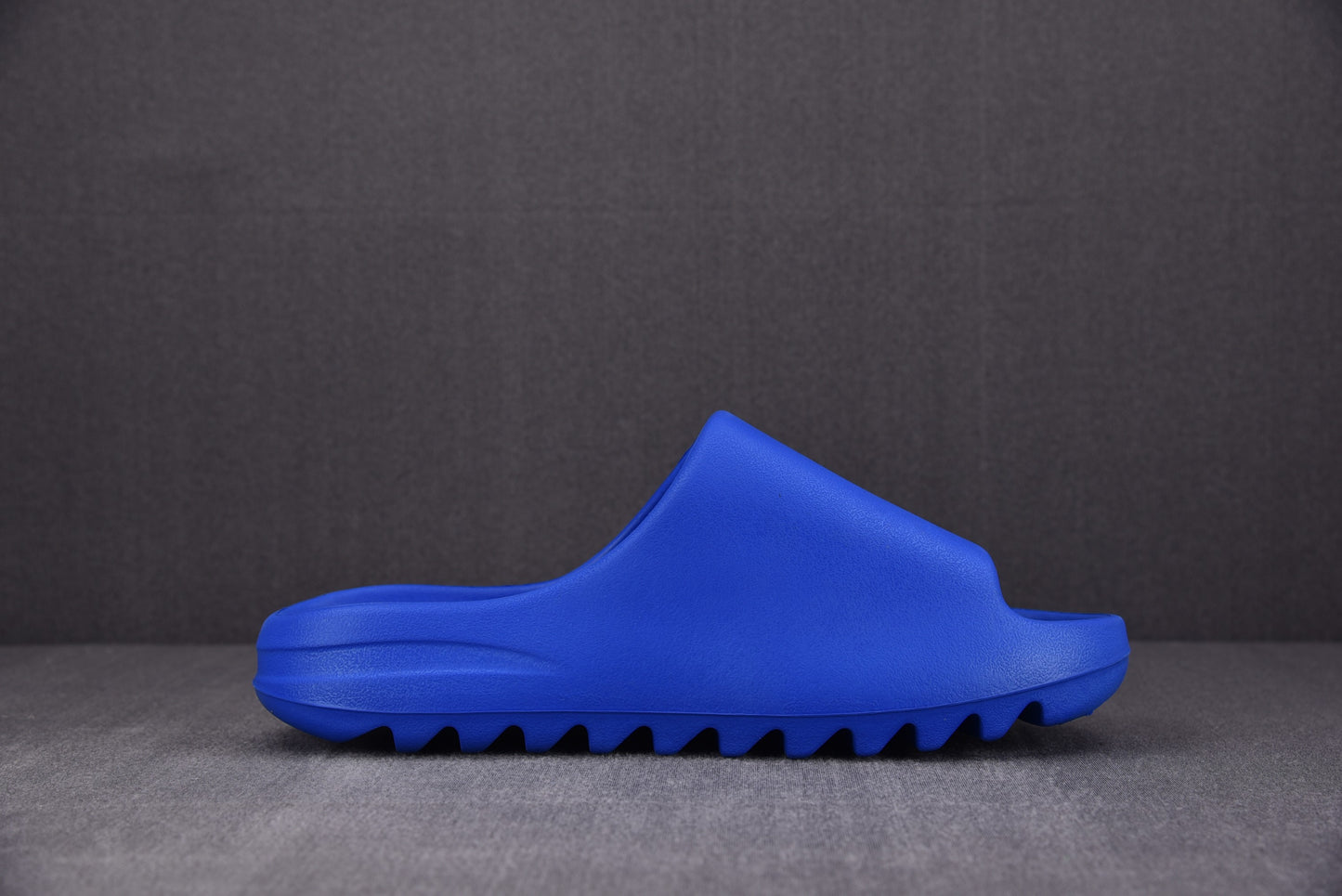 Yeezy Slides 'Azure'