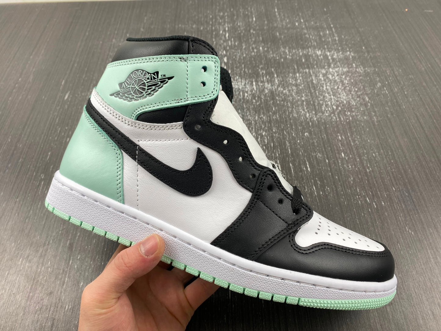 Air Jordan 1 Retro High OG NRG "Igloo"