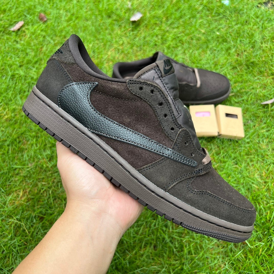Travis Scott x Air Jordan 1 Low OG "Velvet Brown"