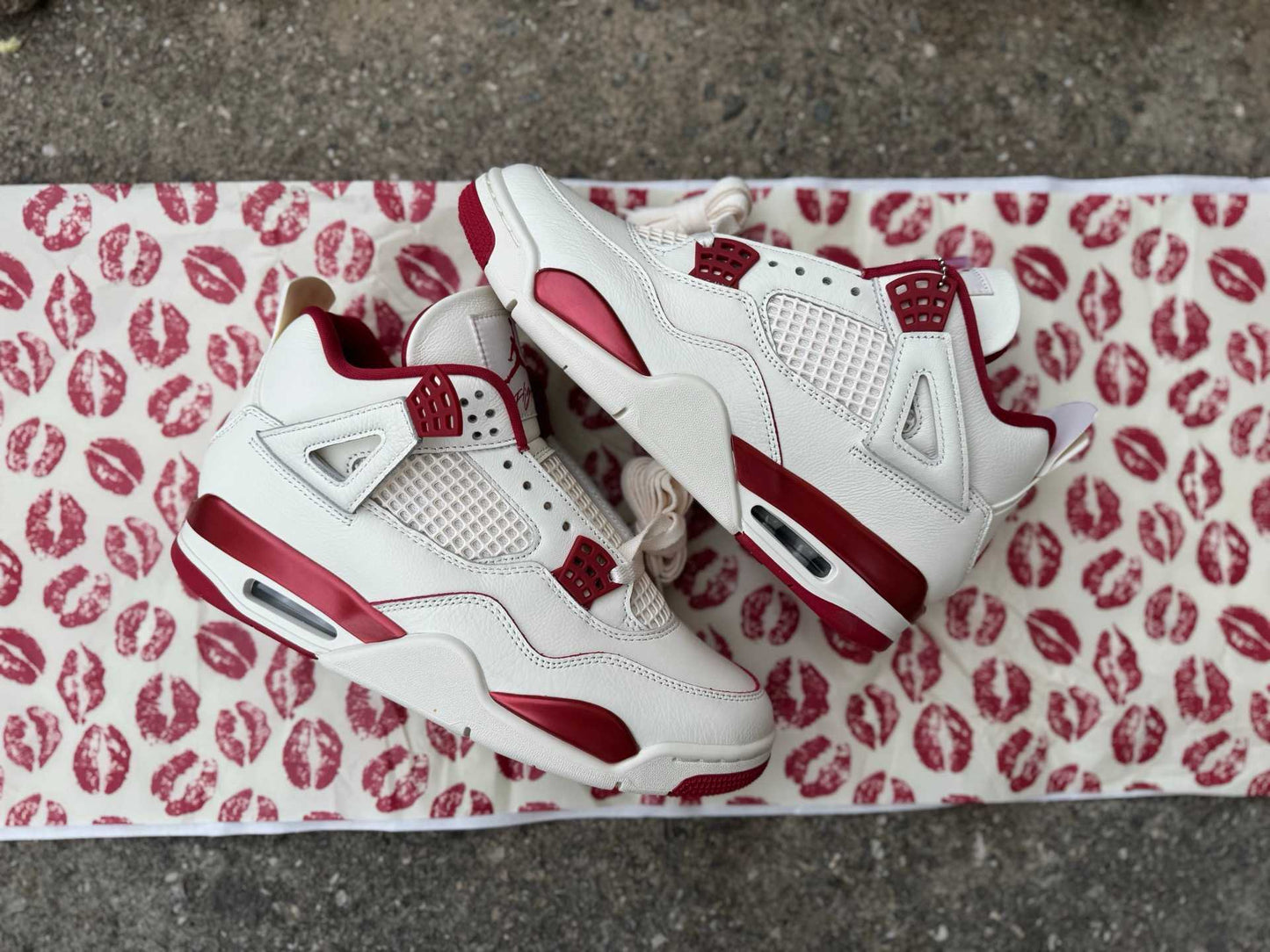 Wmns Air Jordan 4 Retro 'Valentine's Day'