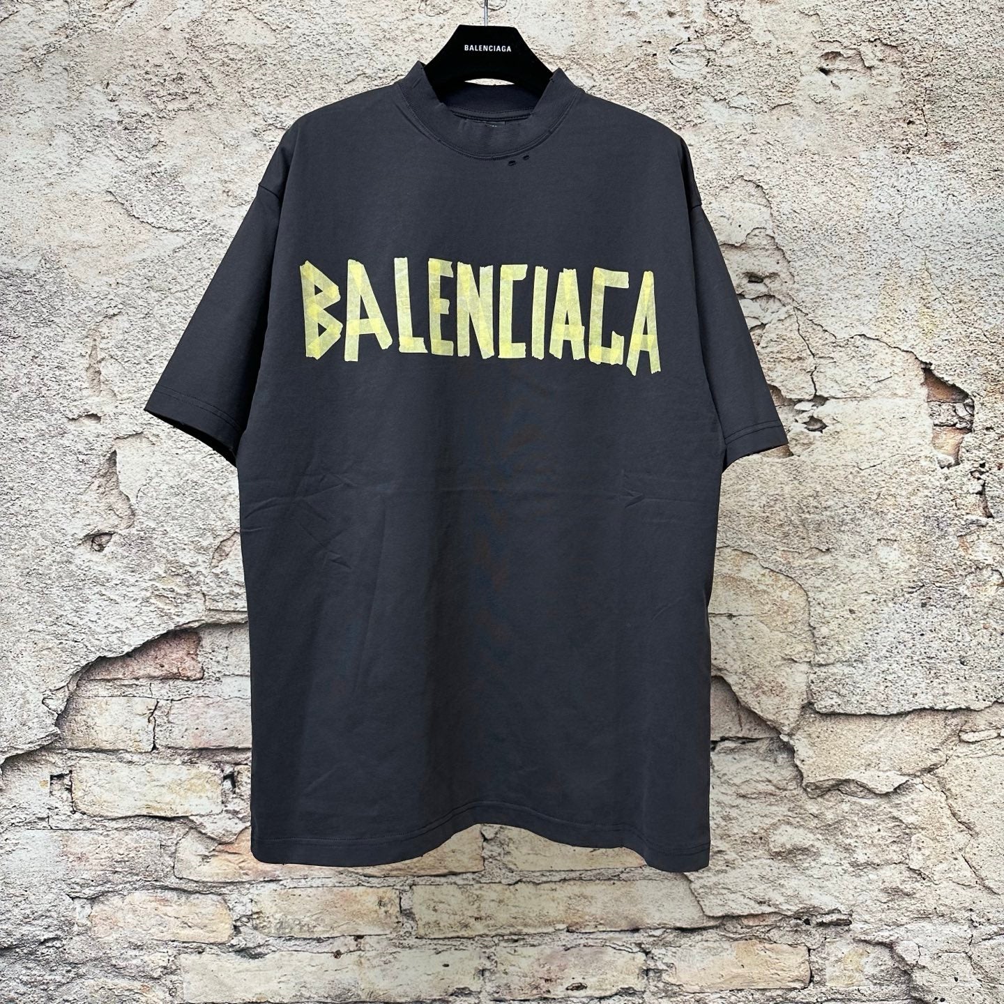 BB Tape type oversized washed black t-shirt