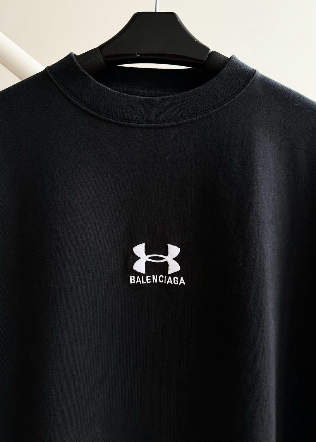 bb Men's Under Armour® T-shirt Oversized in Black/white