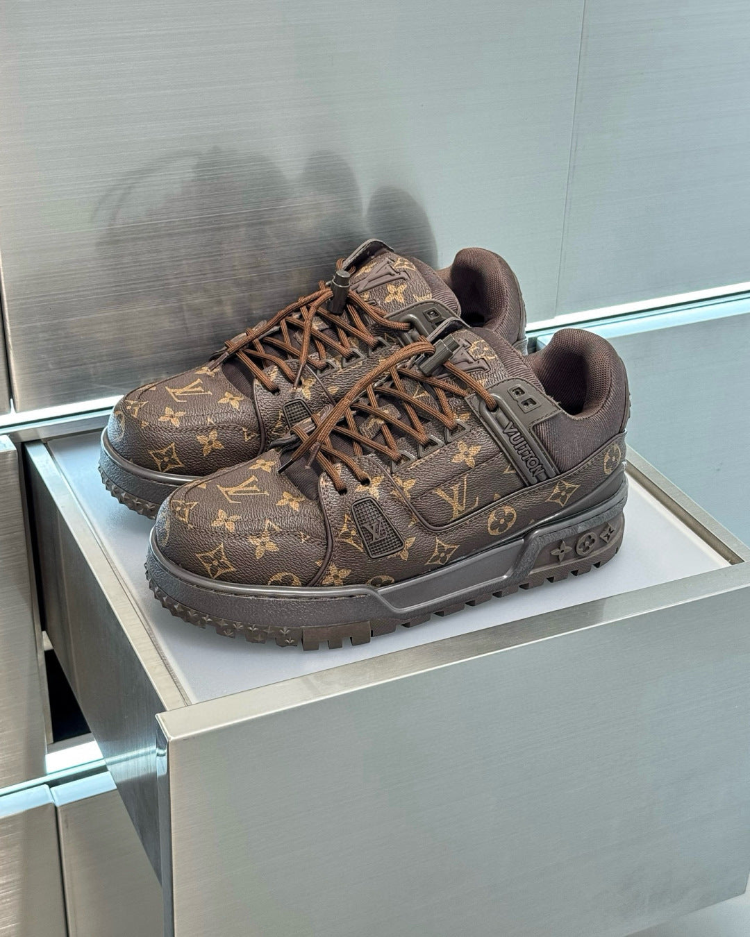 LV Trainer Maxi Sneaker 1AD7J8
