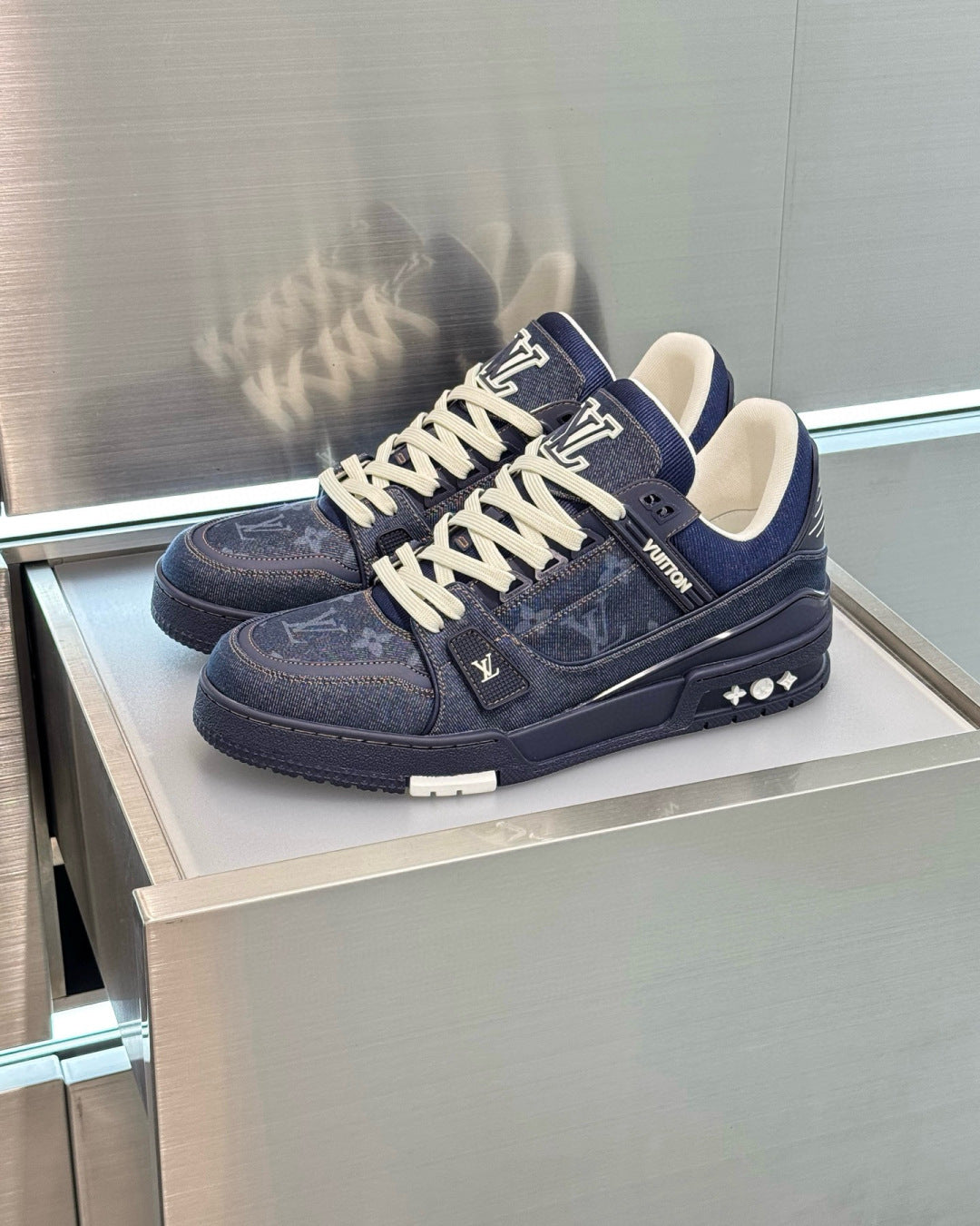 LV Trainer sneakers 1AHT49