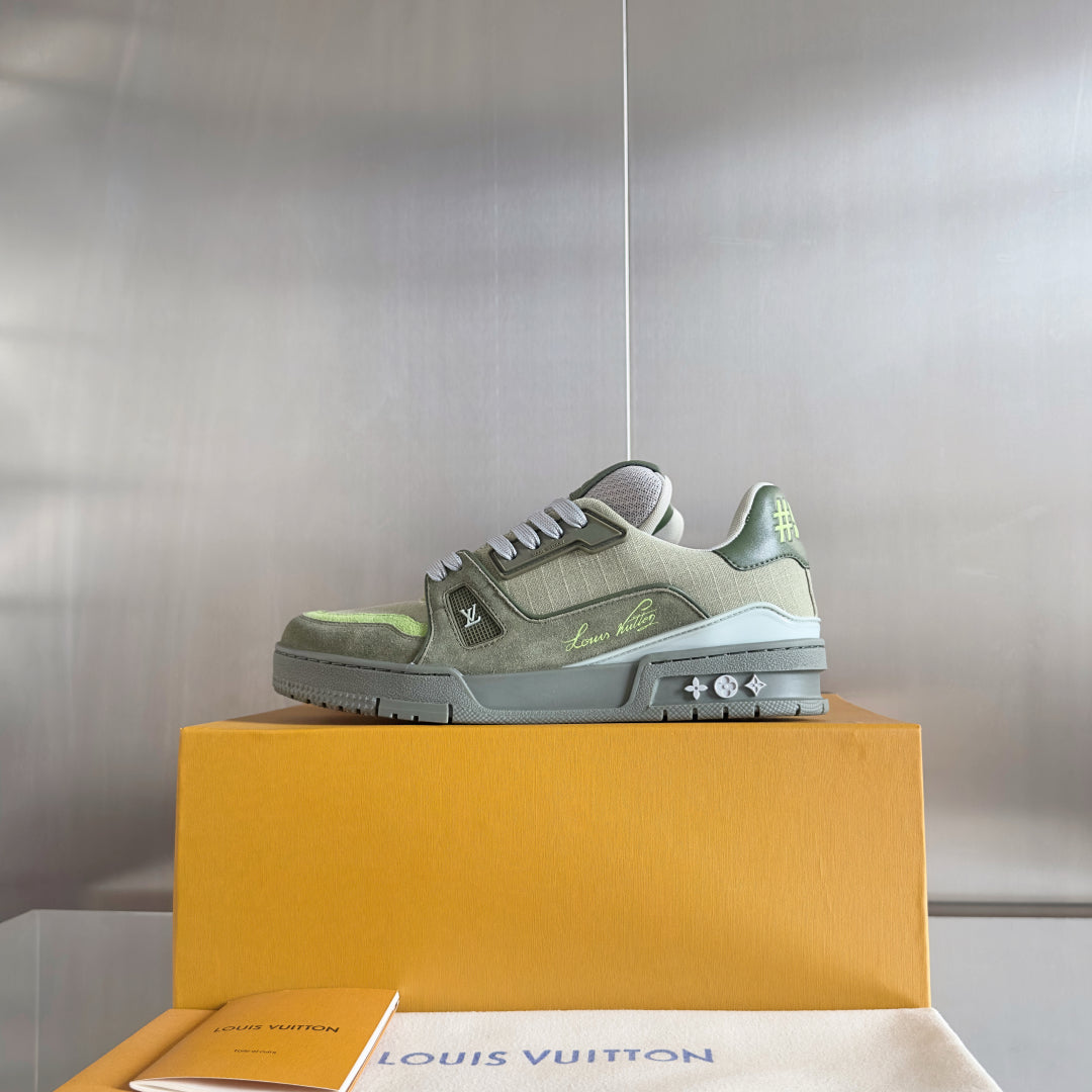 LV Trainer Sneaker 1AHTG3