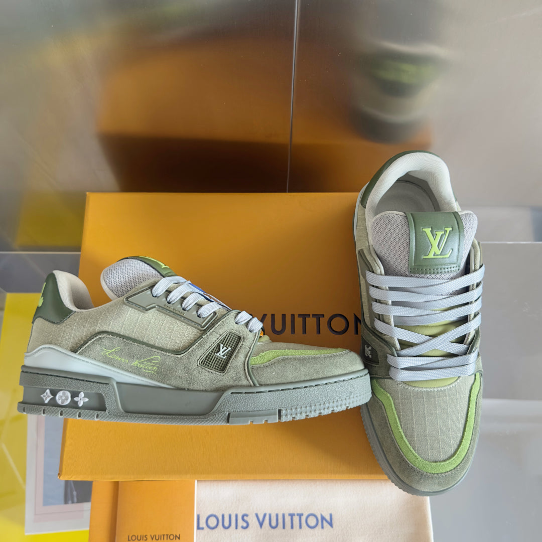 LV Trainer Sneaker 1AHTG3
