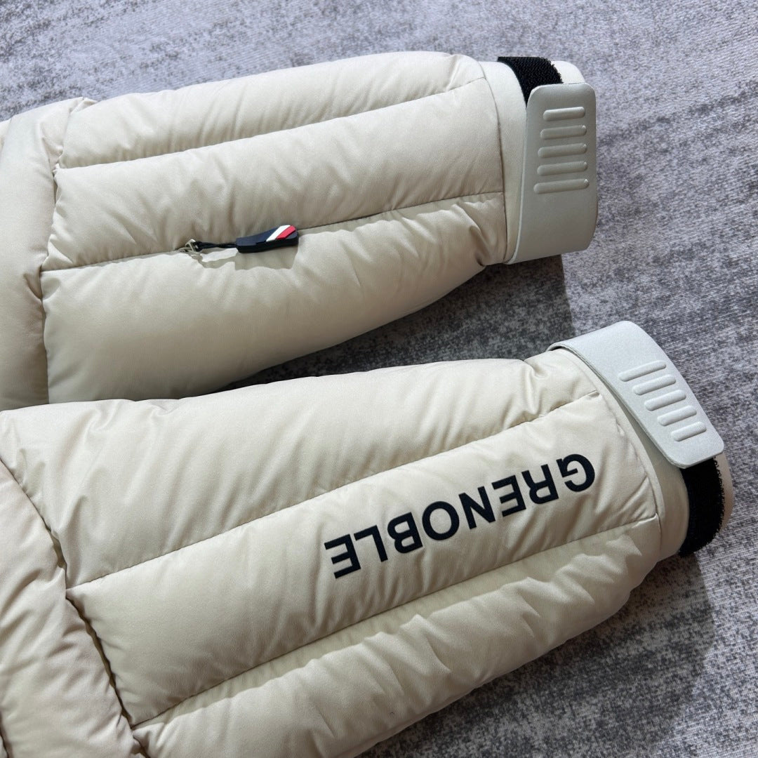 Moncler Grenoble Cherferie Short Down Jacket