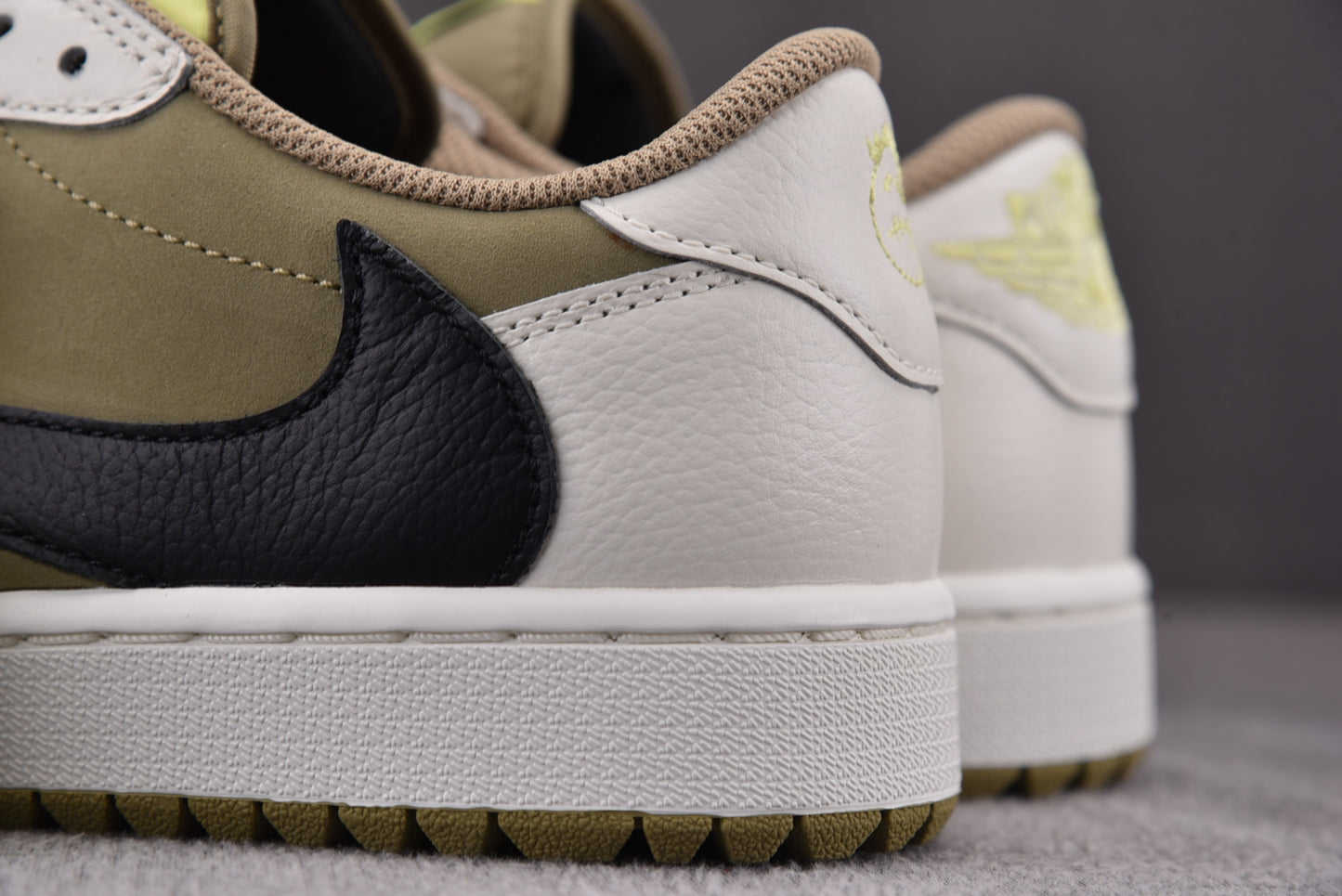 Travis Scott x Air Jordan 1 Low Golf 'Neutral Olive'