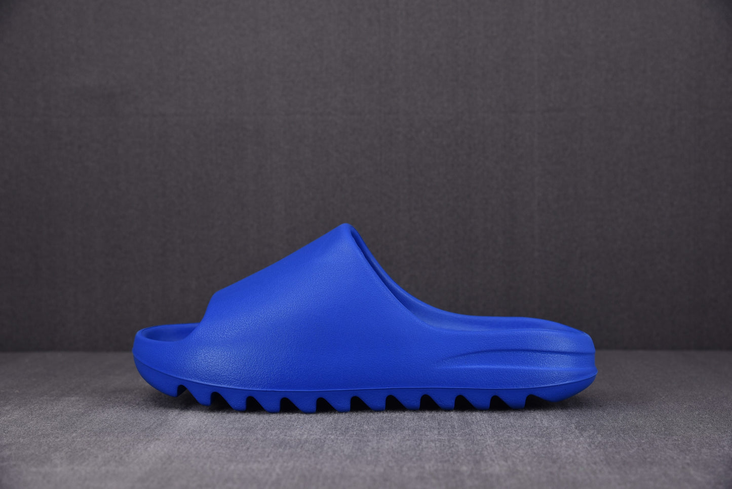 Yeezy Slides 'Azure'