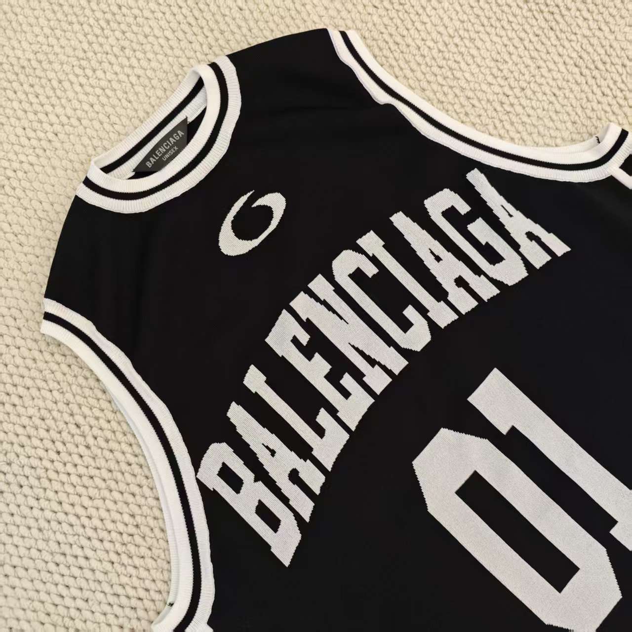 BB Men's Basketball Series - Tank Top in Black/white