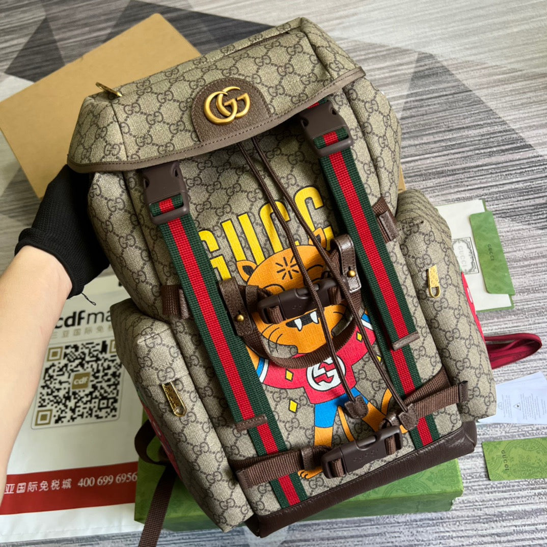 GG Cat Print Skateboard Backpack