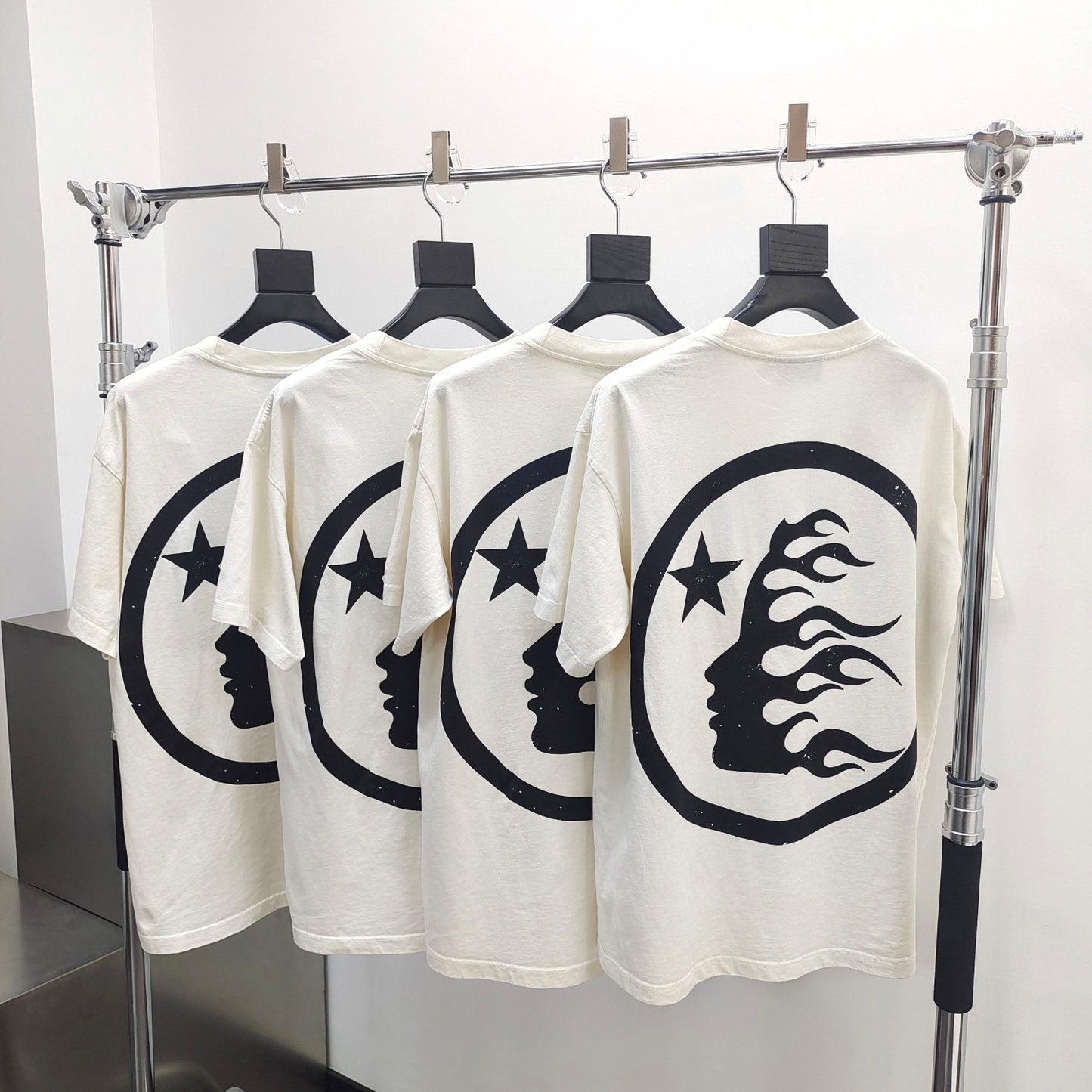 Hellstar classic tee white