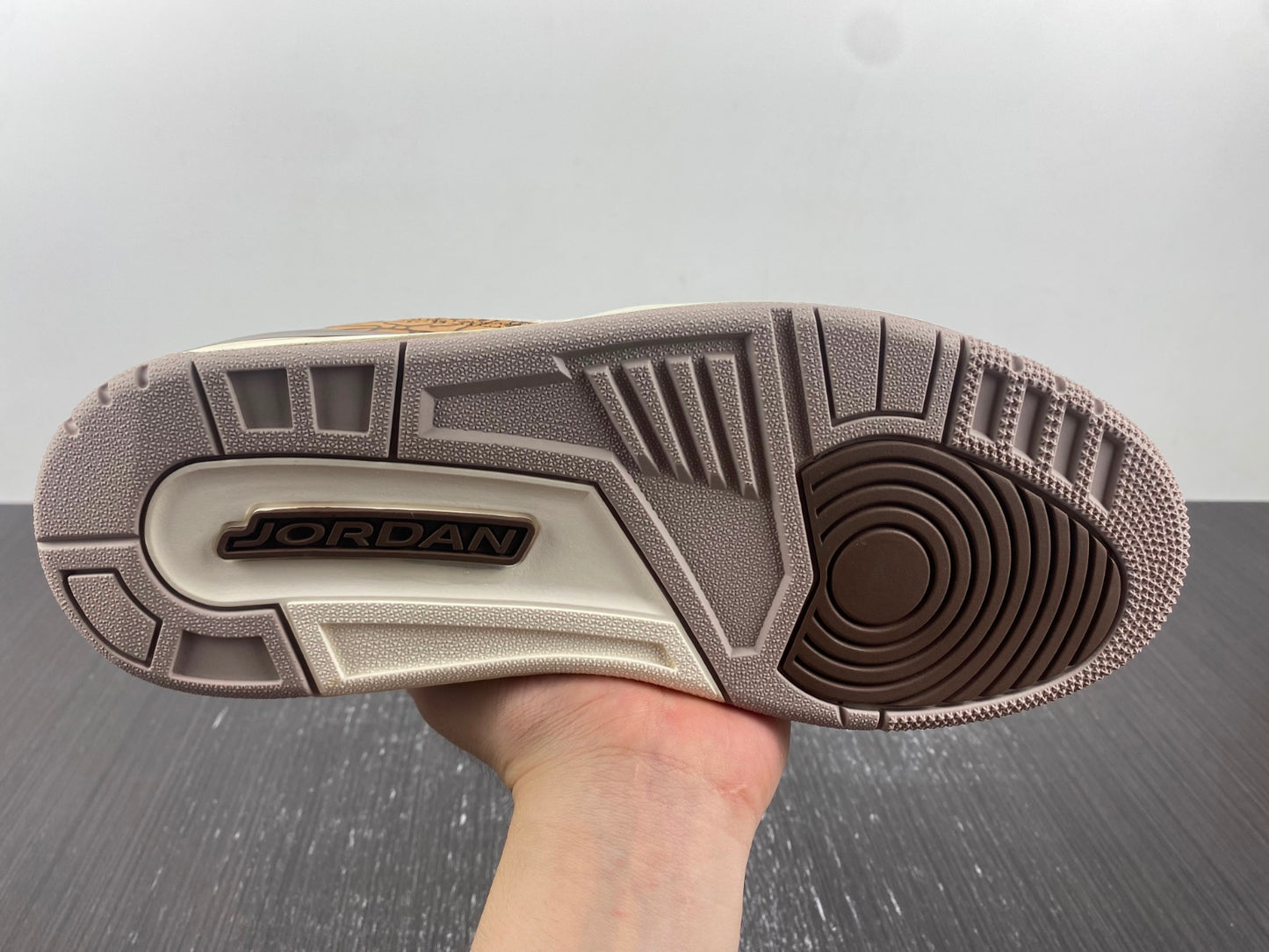 Travis Scott x Air Jordan 3 “Palomino”