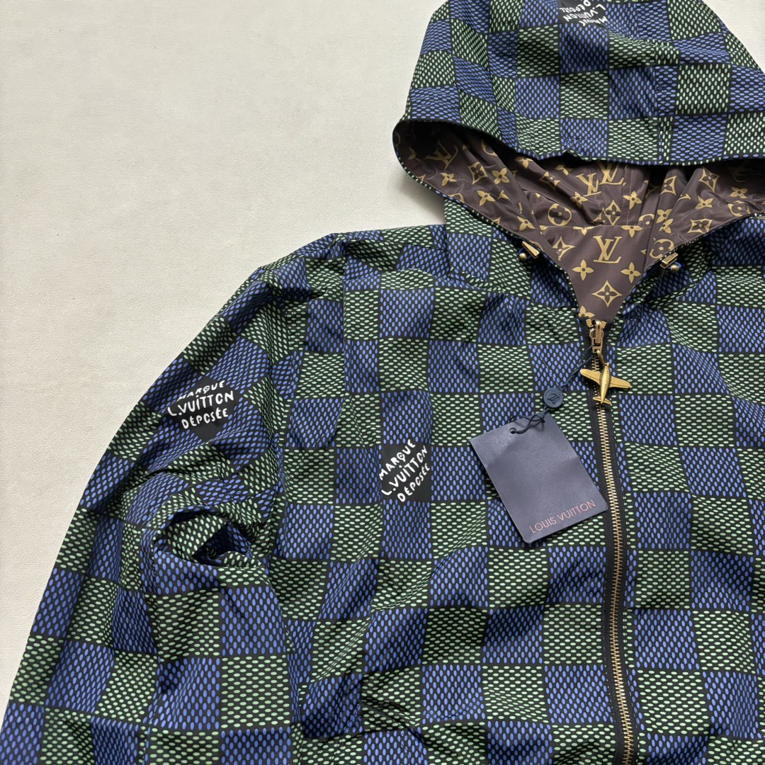 LV Damier Reversible Windbreaker 1AHBIV