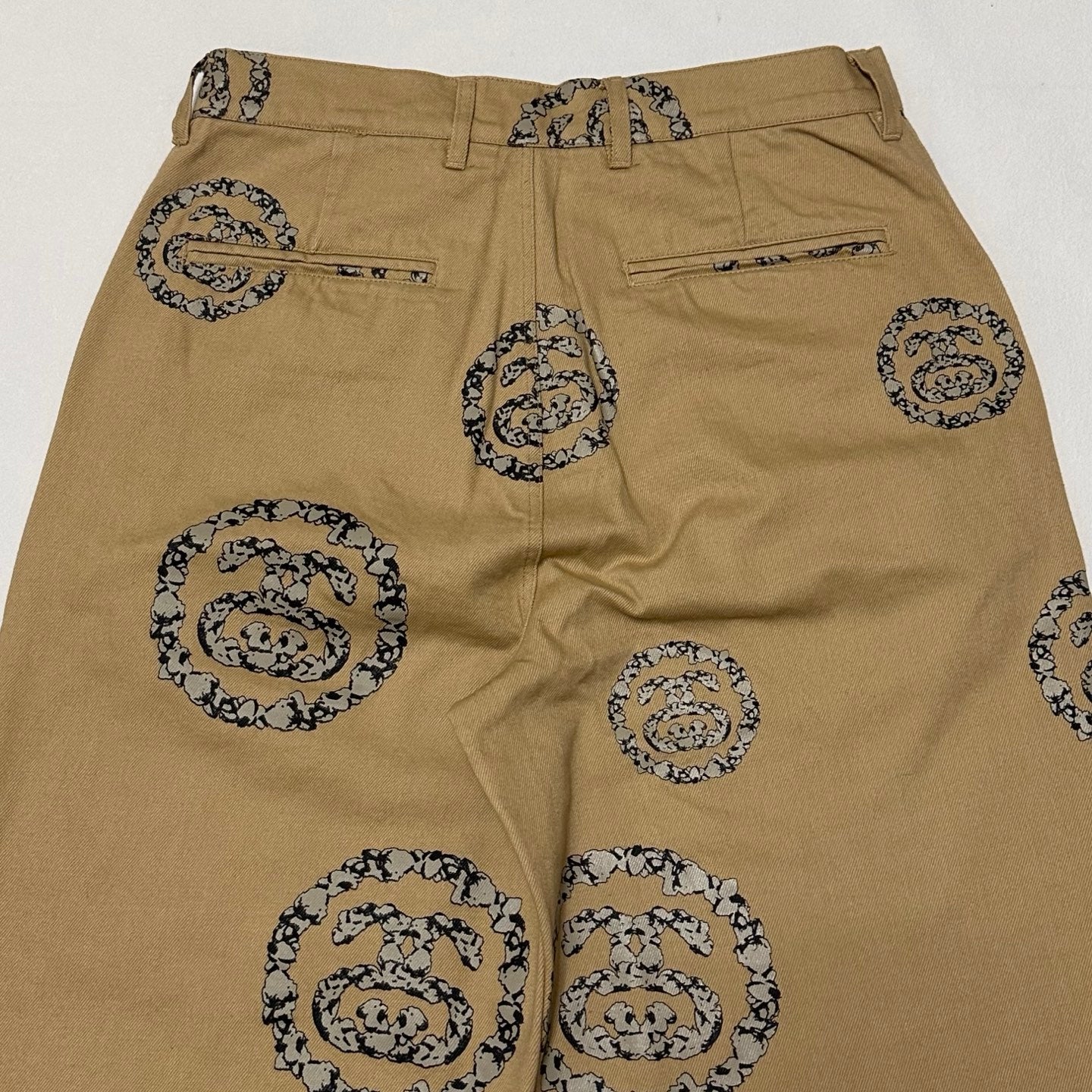 STUSSY X DENIM TEARS SS25 SS WREATH CHINO PANTS