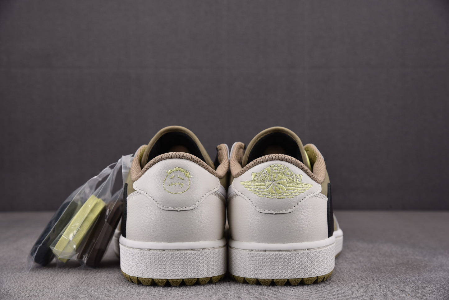 Travis Scott x Air Jordan 1 Low Golf 'Neutral Olive'