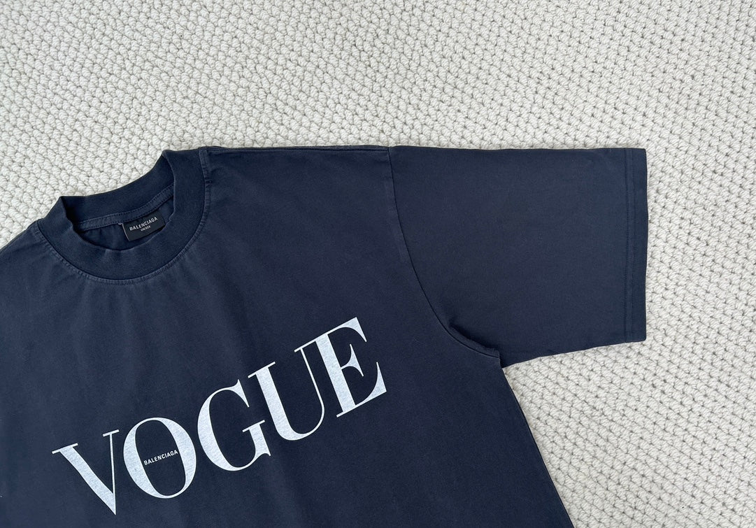 BB | Vogue T-shirt Oversized in Black Faded