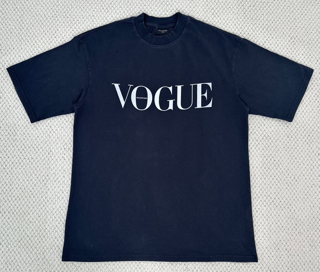 BB | Vogue T-shirt Oversized in Black Faded
