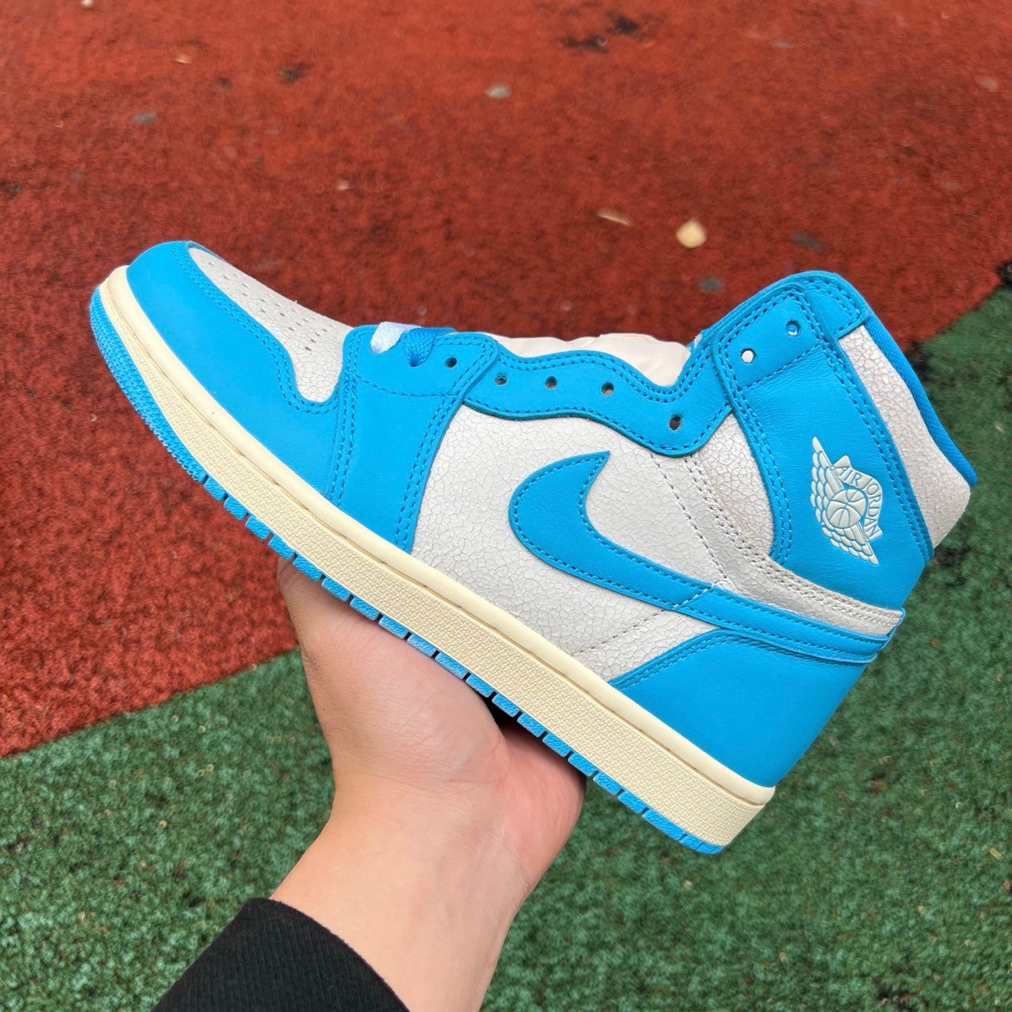 Air Jordan 1 Retro High OG 'UNC Reimagined'