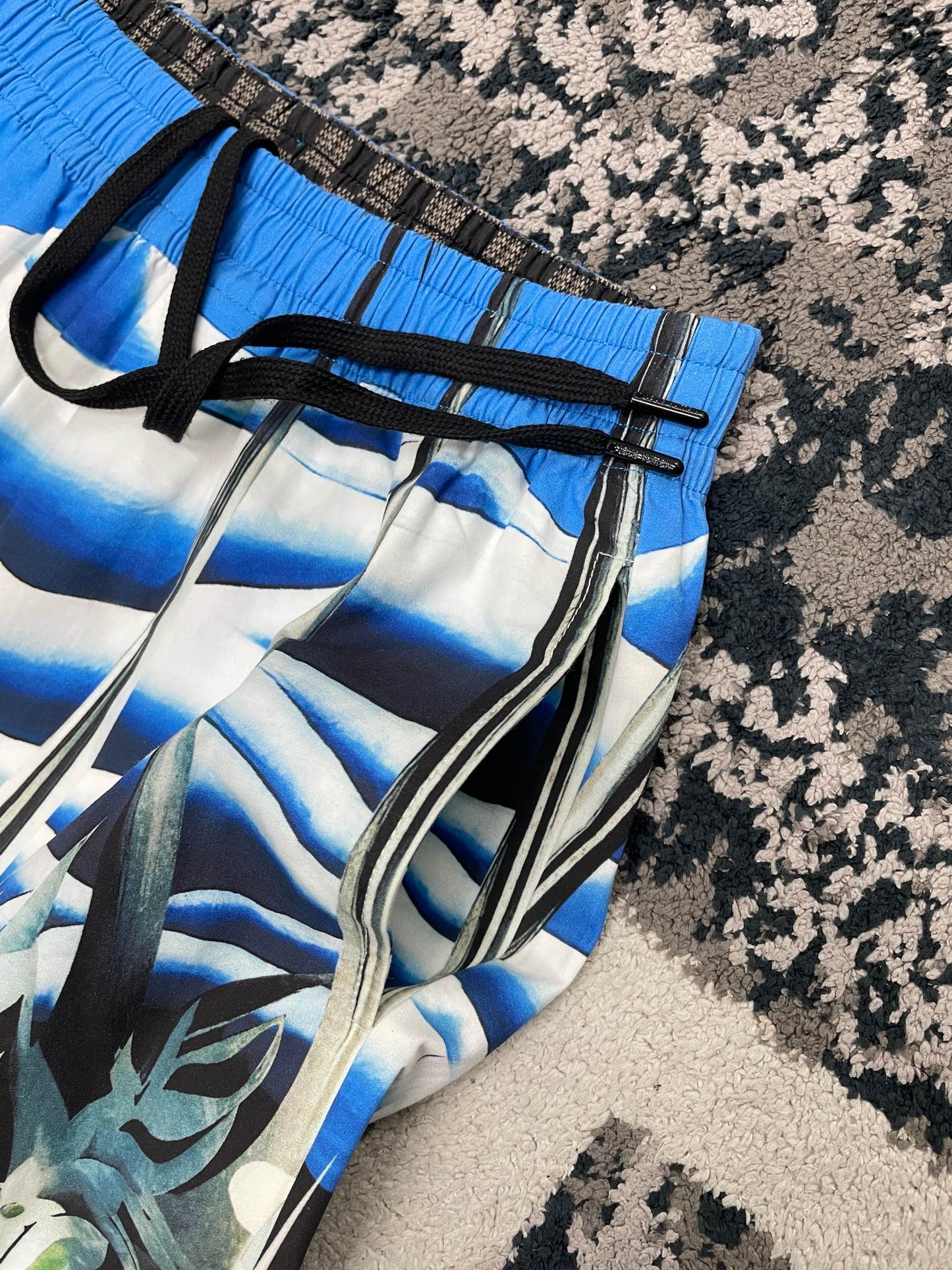 Louis Vuitton paradise islands collection Shorts