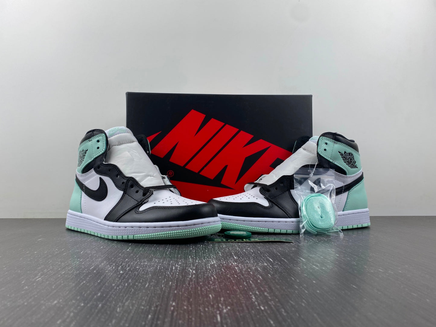 Air Jordan 1 Retro High OG NRG "Igloo"