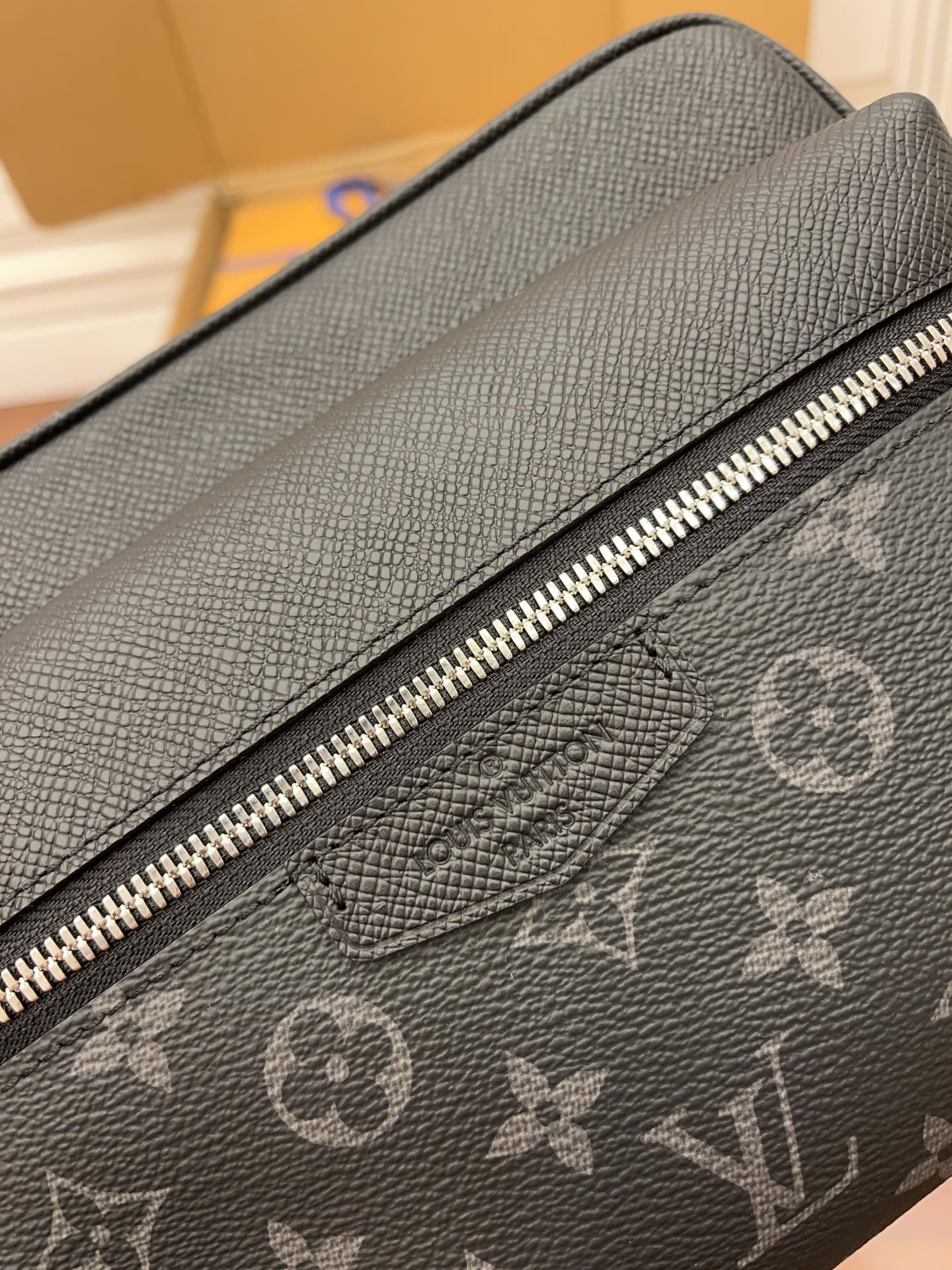 Louis Vuitton Outdoor Messenger M30233