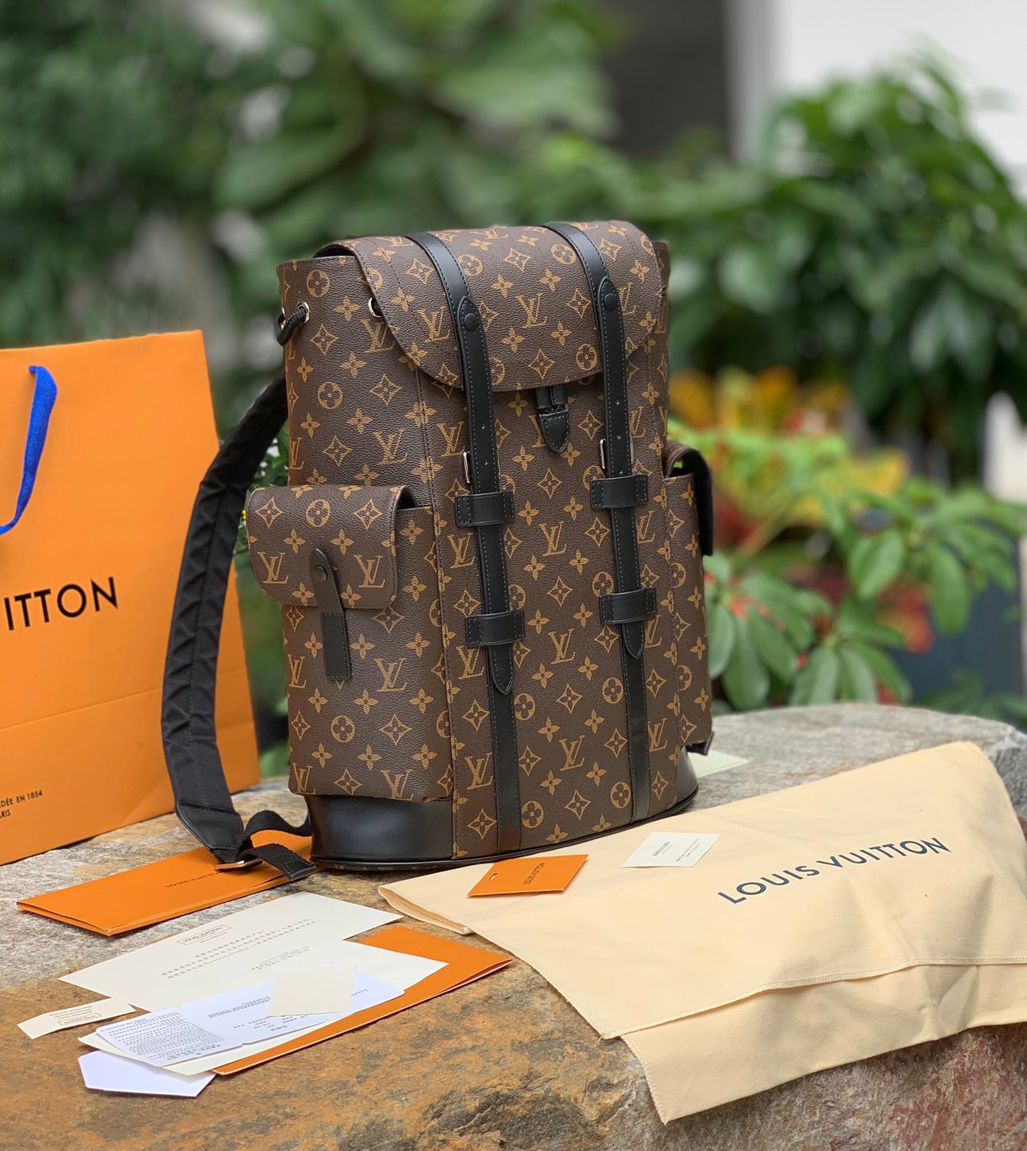 Louis Vuitton Christopher MM M43735