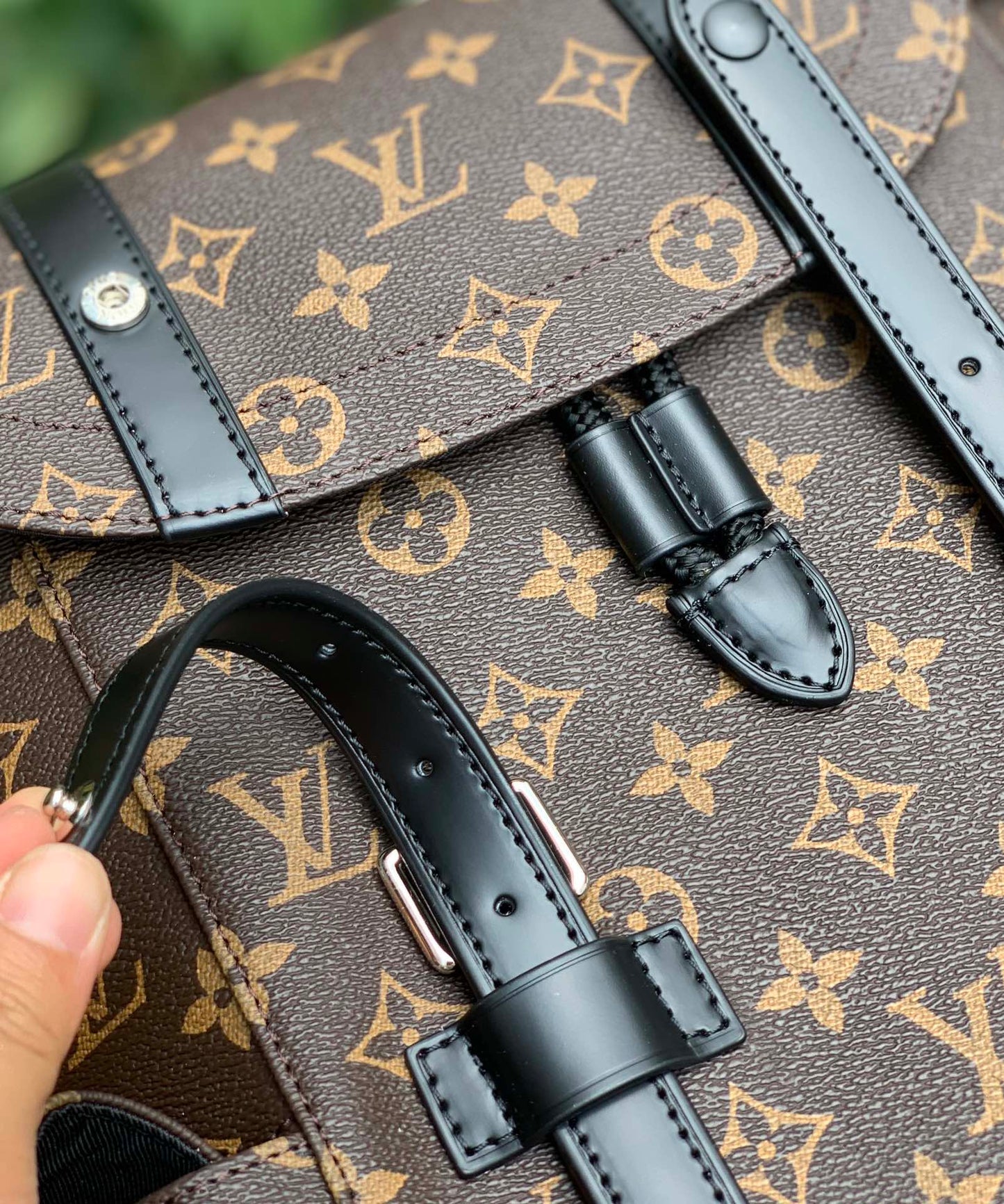 Louis Vuitton Christopher MM M43735