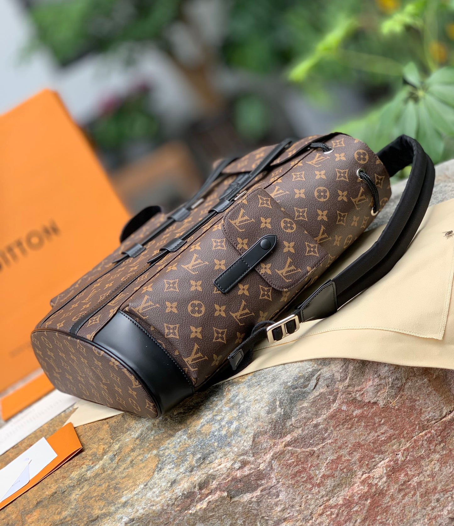 Louis Vuitton Christopher MM M43735