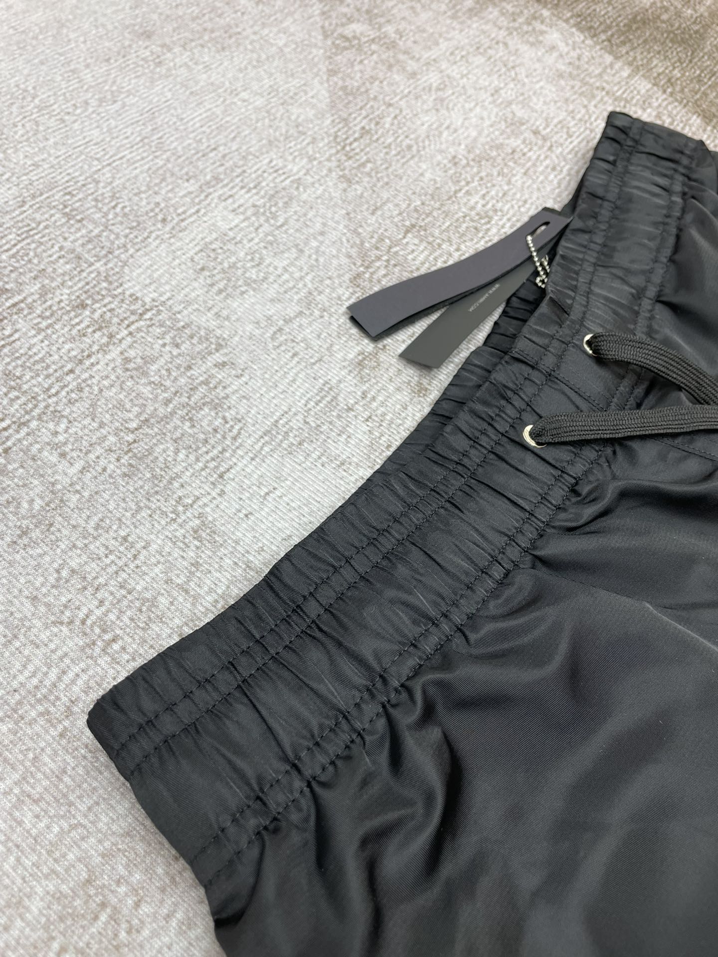 Amiri core logo swim trunks