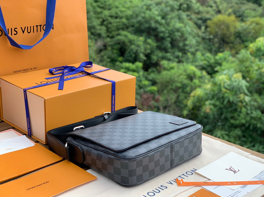 Louis Vuitton Takeoff messenger bag damier 26-20-7cm