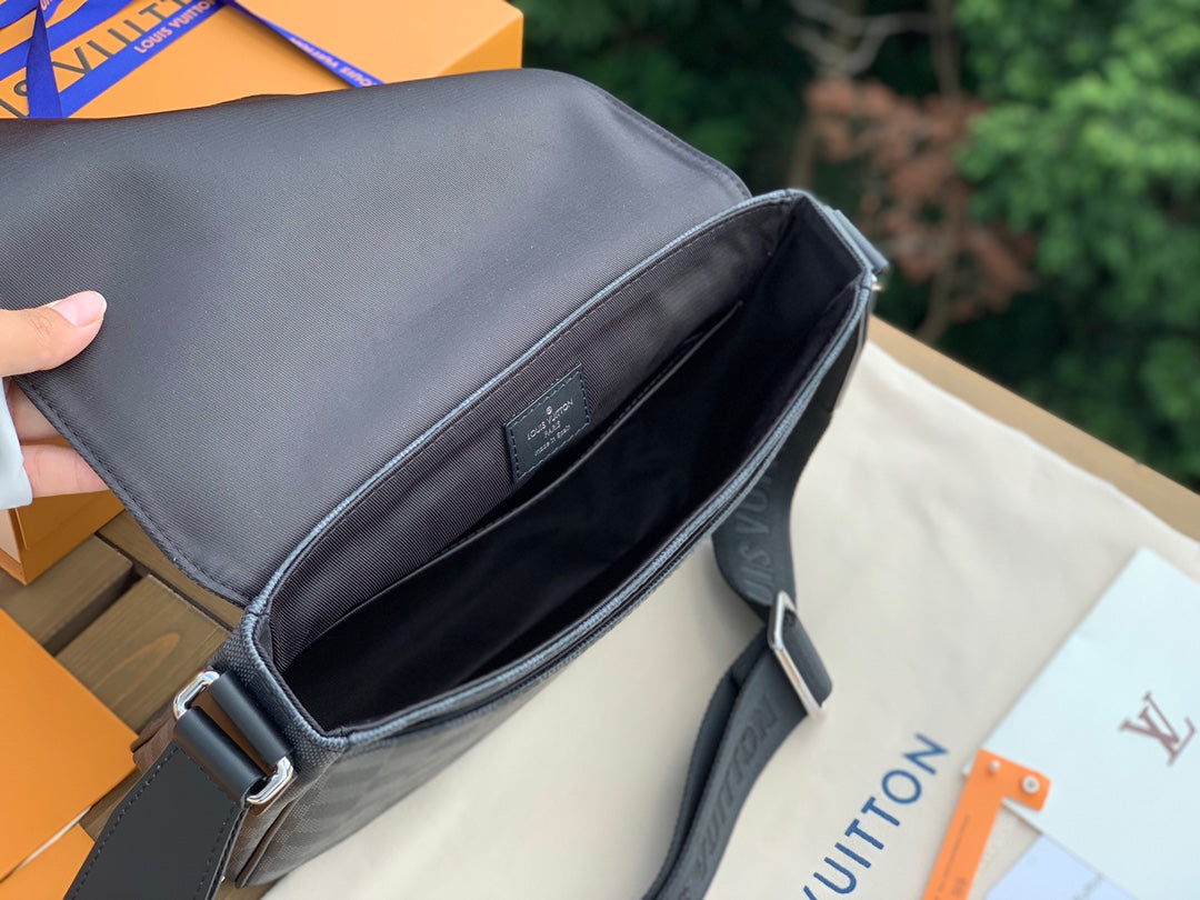 Louis Vuitton Takeoff messenger bag damier 26-20-7cm