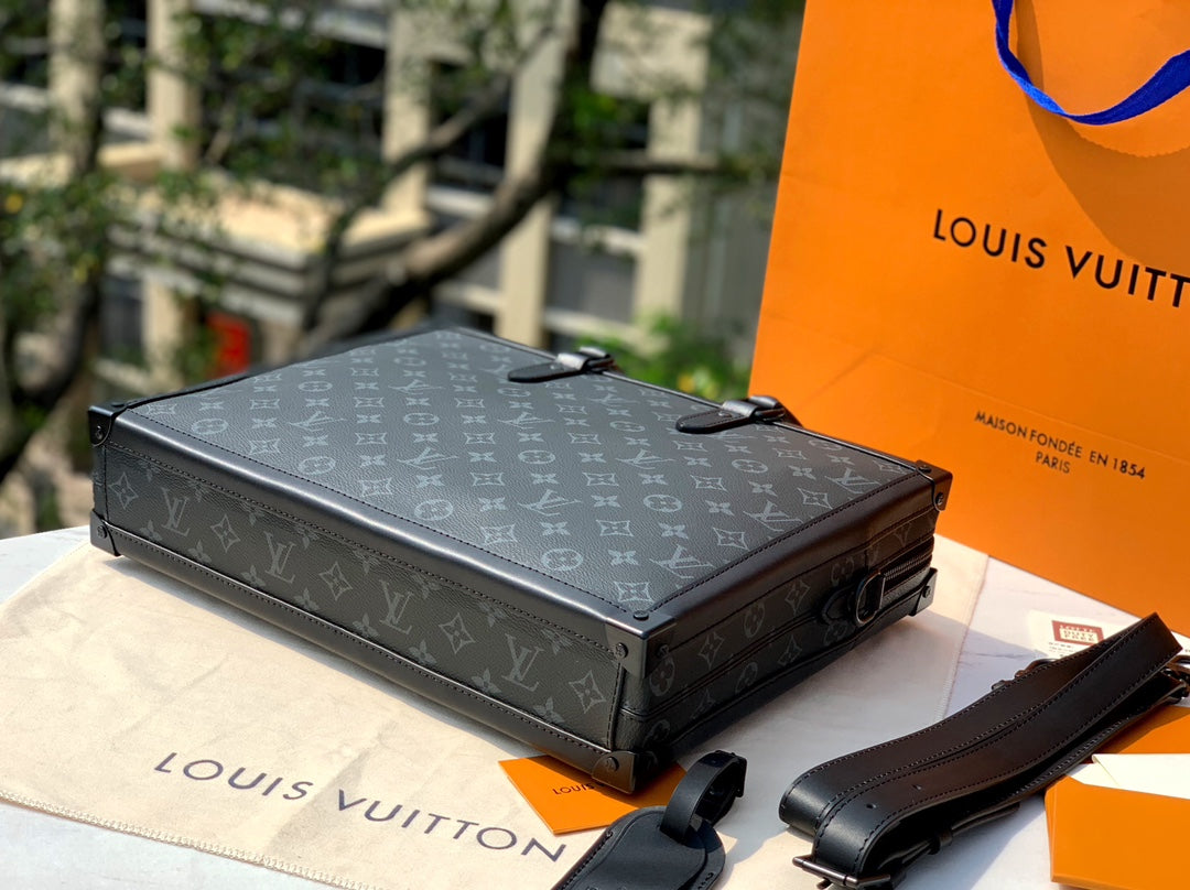Louis Vuitton Soft trunk Briefcase monogram