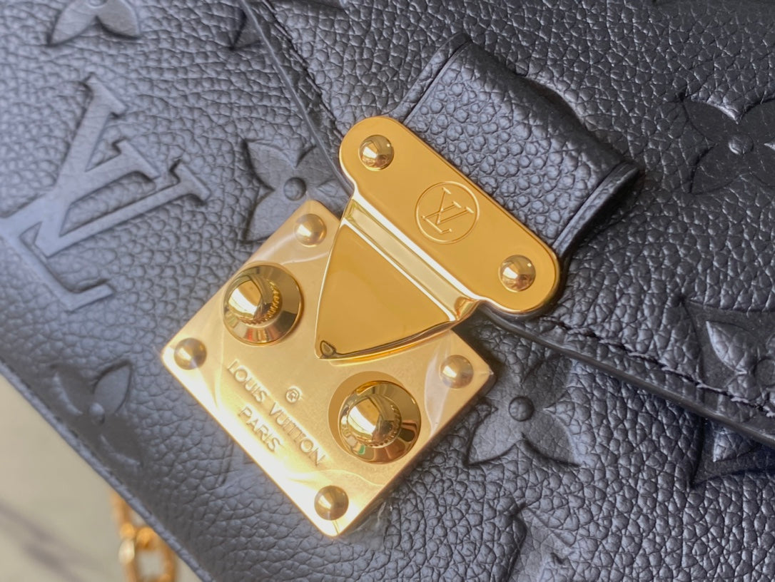 LV Pochette Métis East West M46595