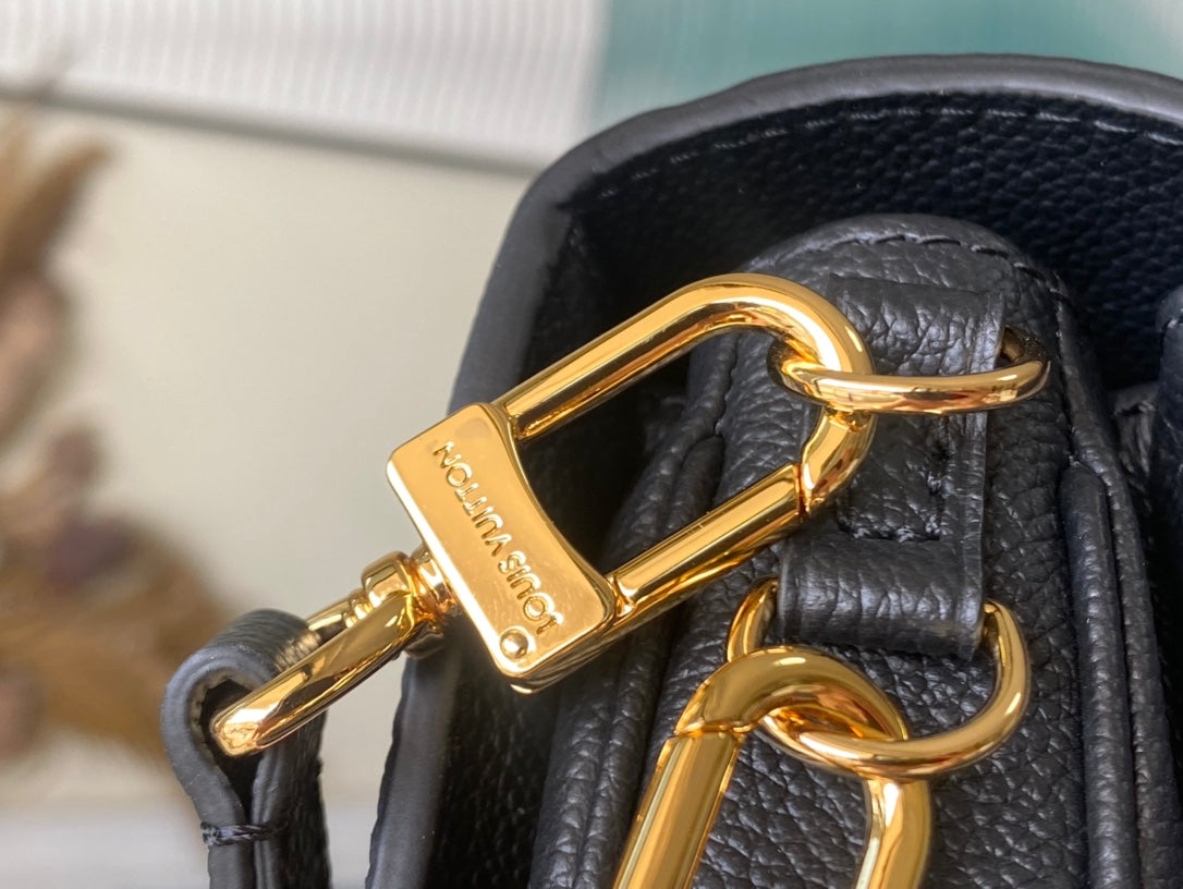 LV Pochette Métis East West M46595
