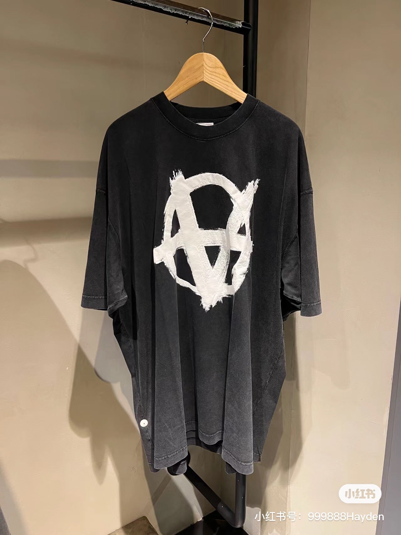 VETEMENTS Black Reverse Anarchy T-Shirt