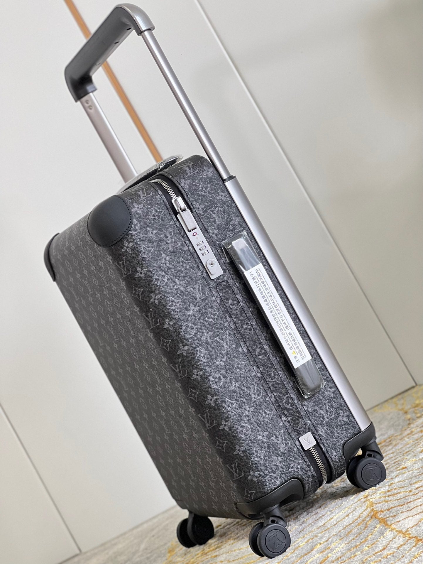 LV Horizon 70 M23303