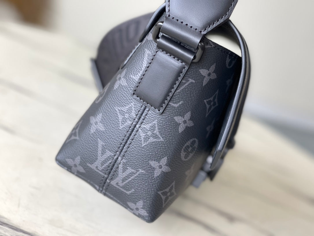 LV S-cape messenger M46794