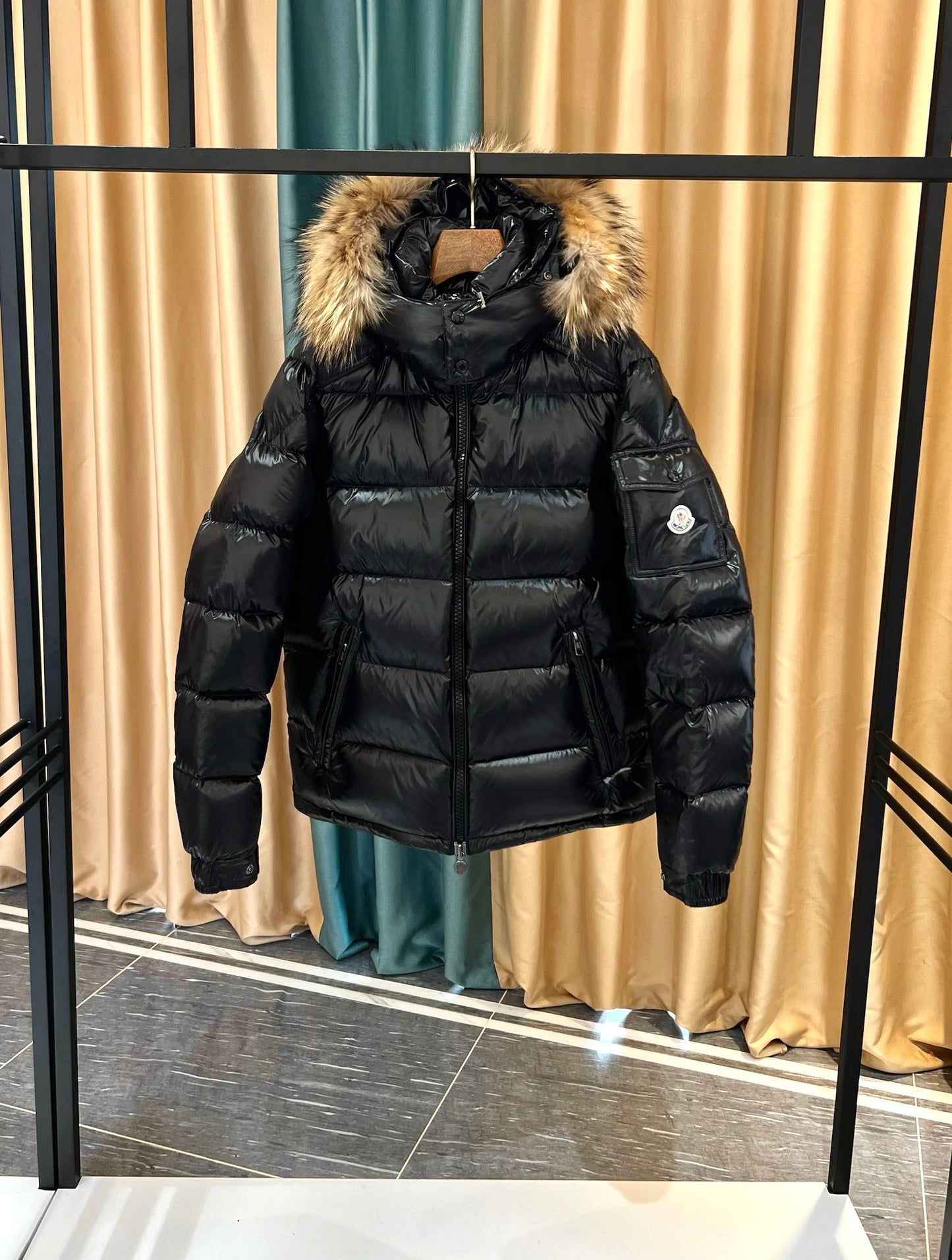 Moncler Mairefur Short Down Jacket