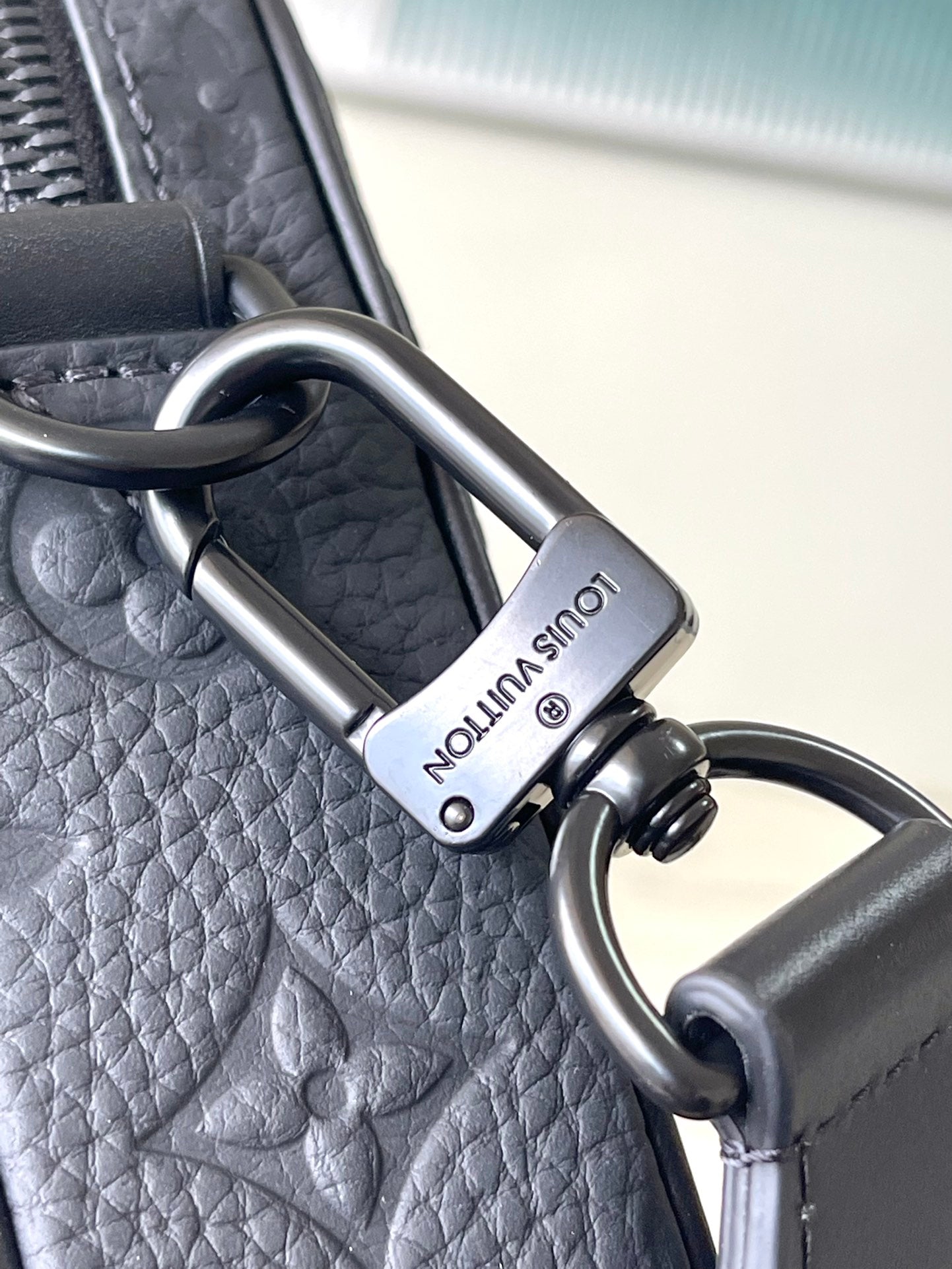 Louis Vuitton Steamer Messenger M23742