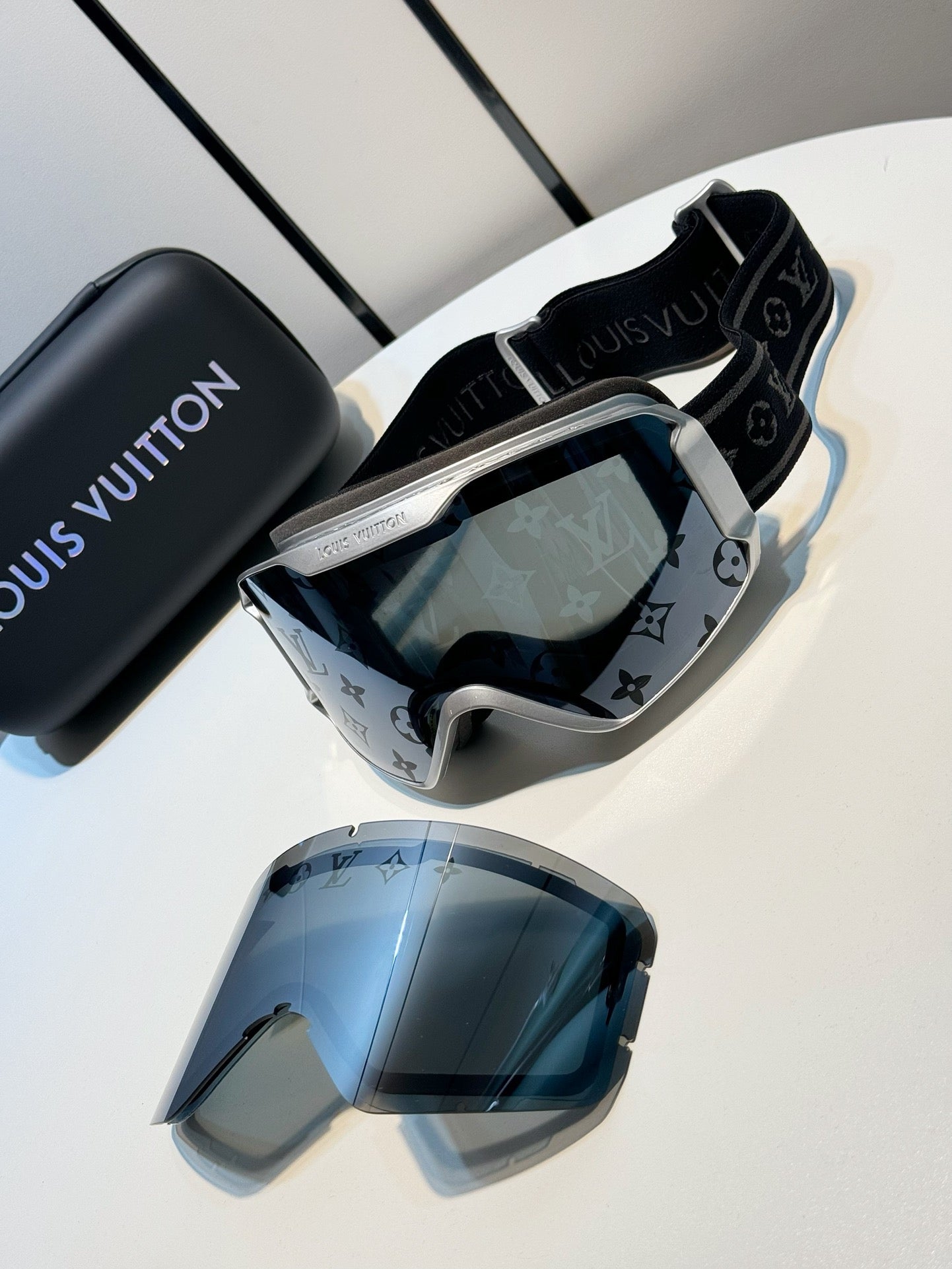 Louis Vuitton LV Snow Mask Z1744E