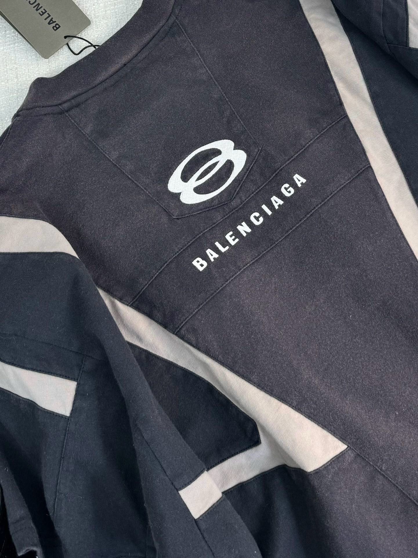 Balenciaga UNITY SPORTS ICON BIKER T-SHIRT OVERSIZED IN BLACK