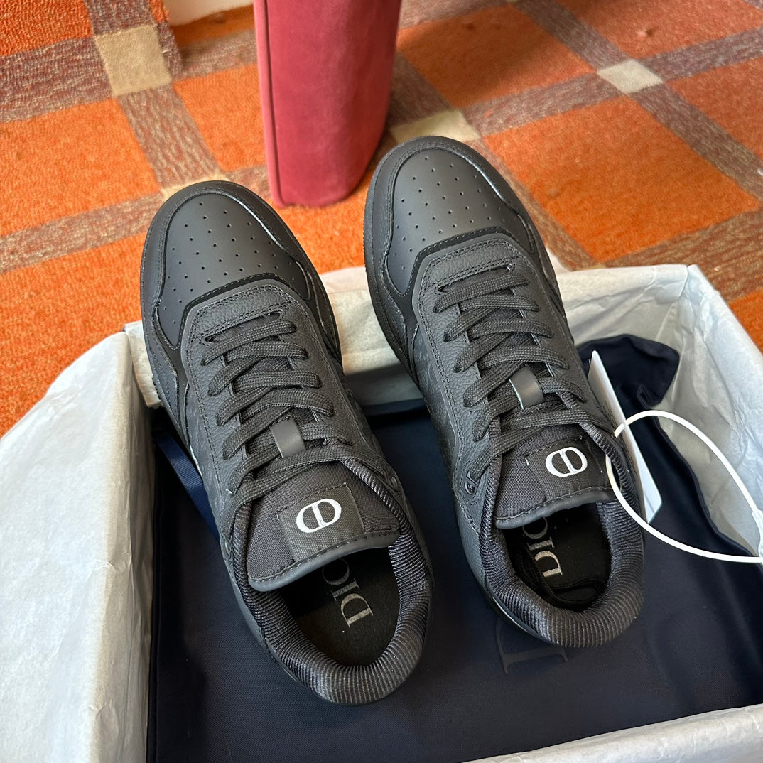 B27 Low-Top Sneaker Black Gravity